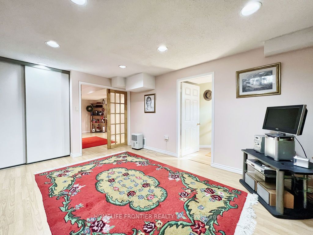 91 Donisi Ave