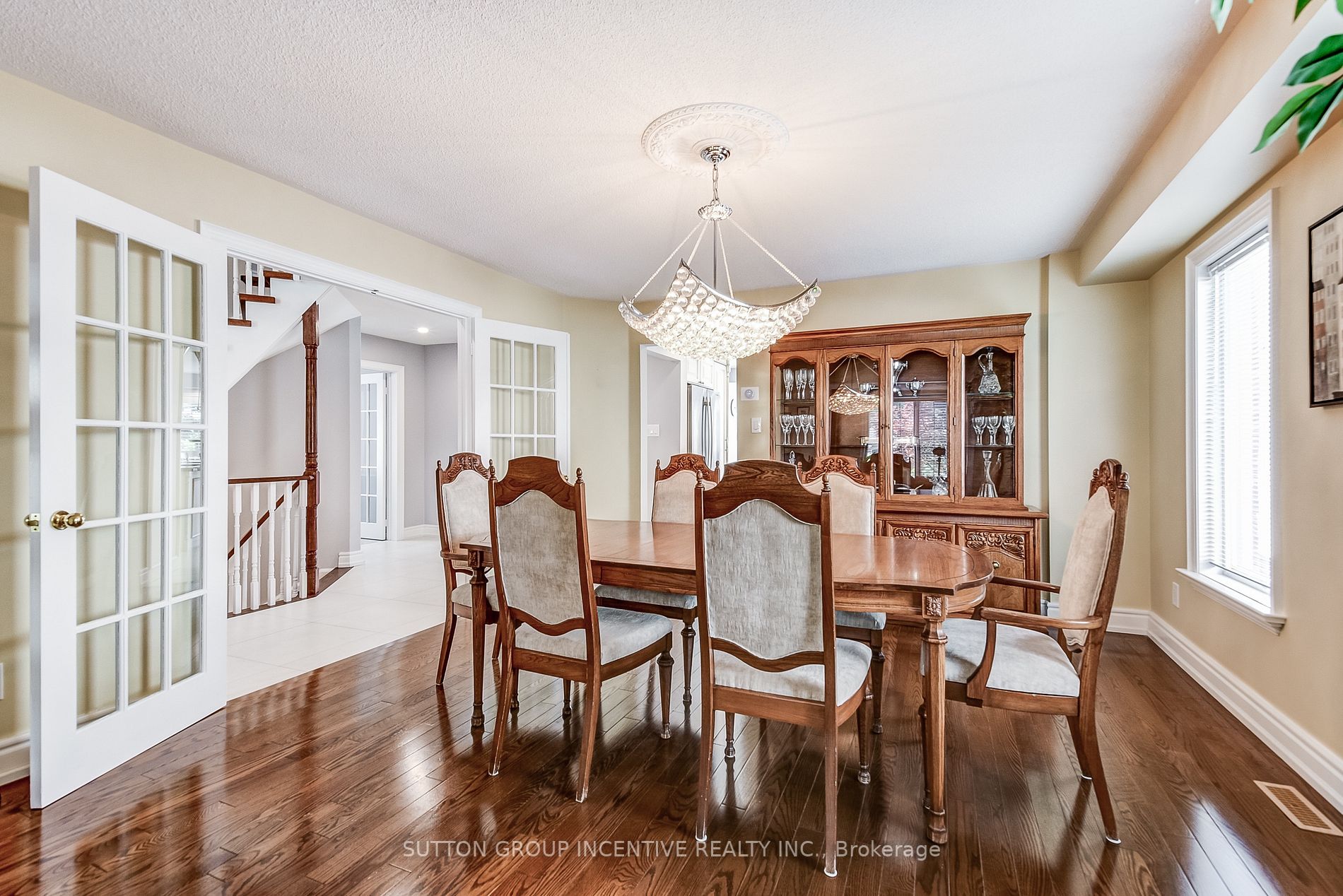 133 Carlyle Cres