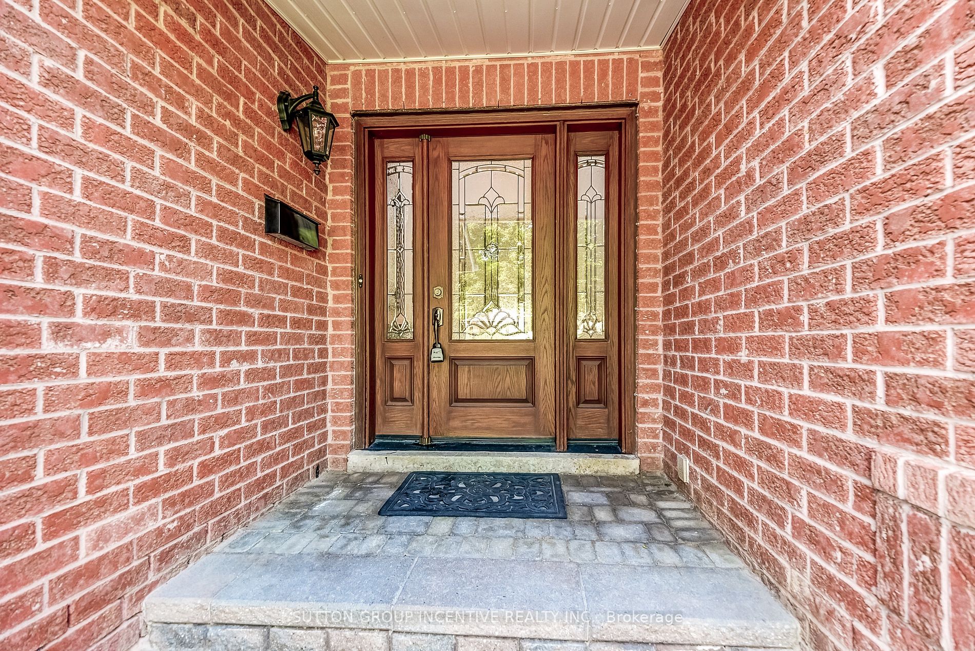 133 Carlyle Cres