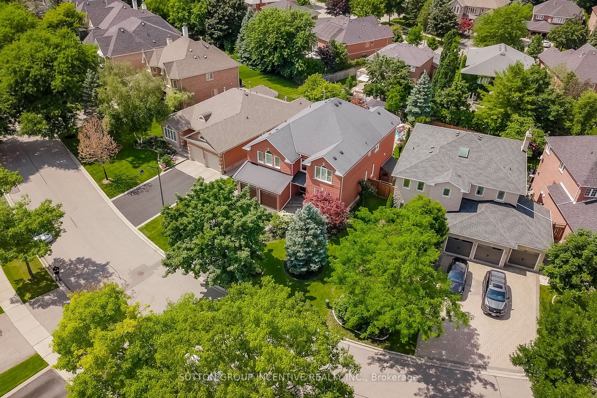 133 Carlyle Cres