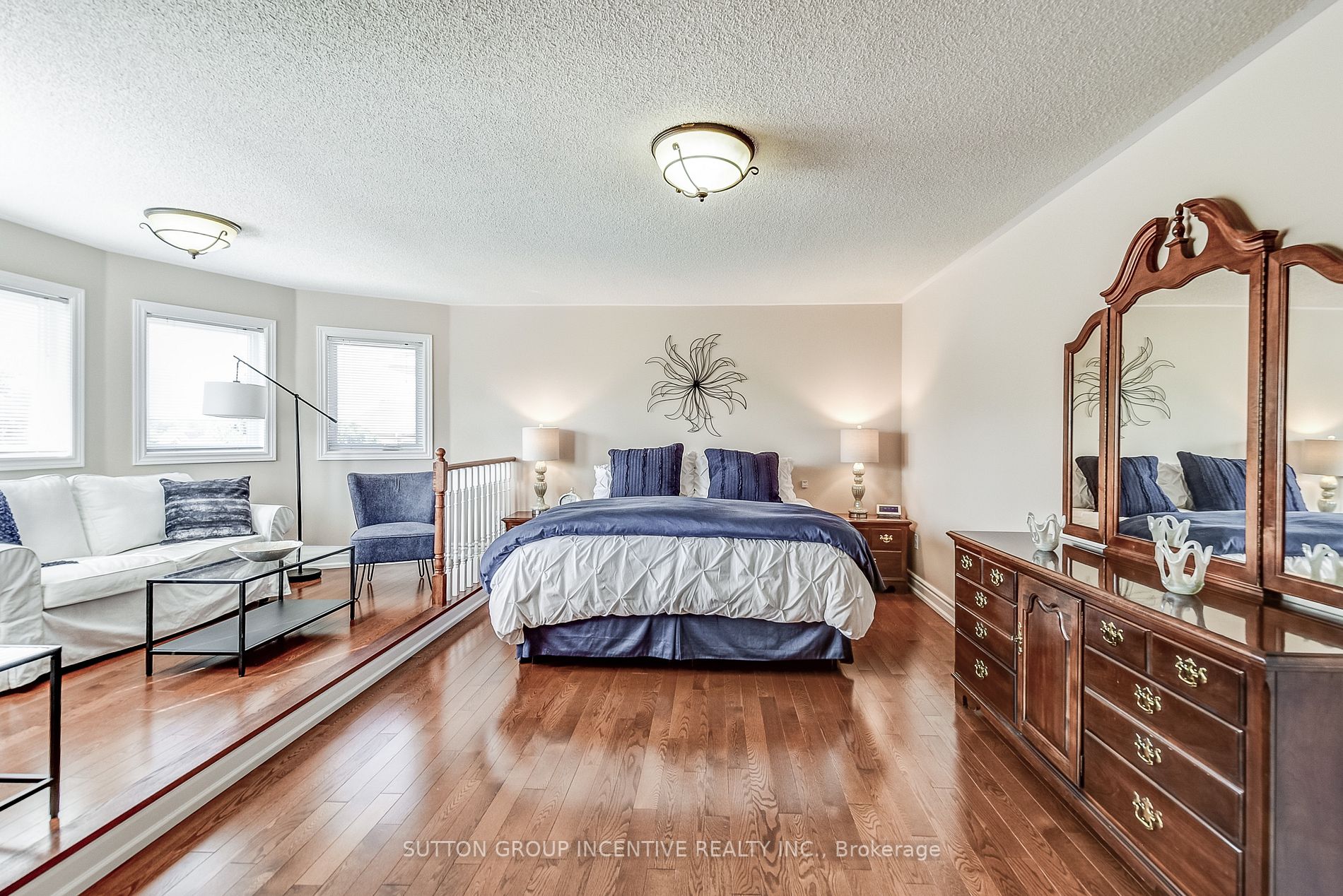133 Carlyle Cres