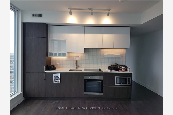 5 Buttermill Ave, Vaughan