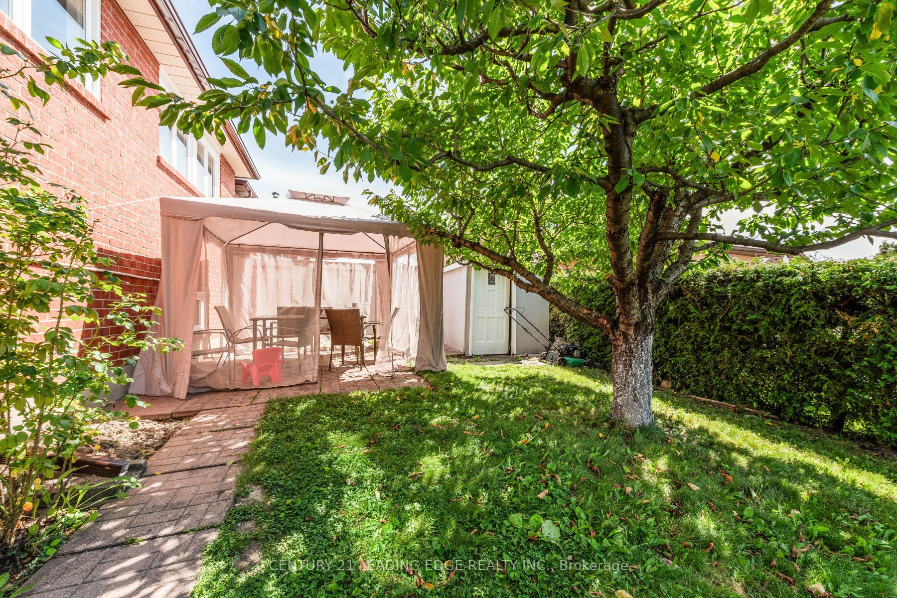 2 Twinberry Cres