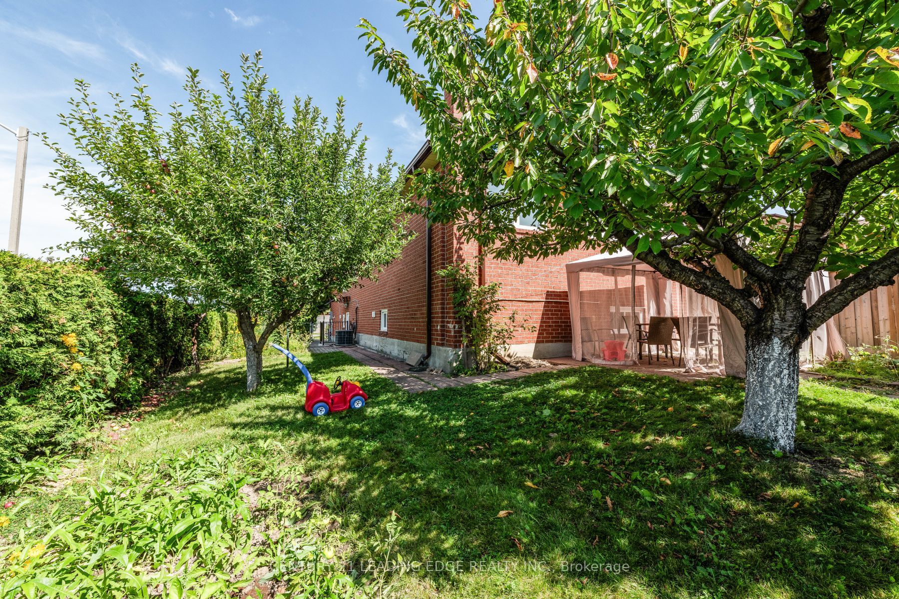 2 Twinberry Cres