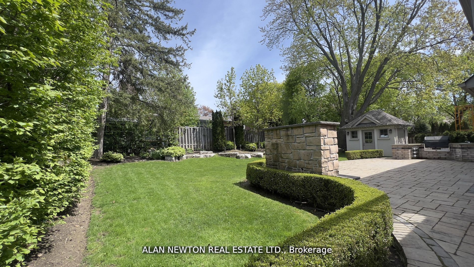 61 Riverside Blvd