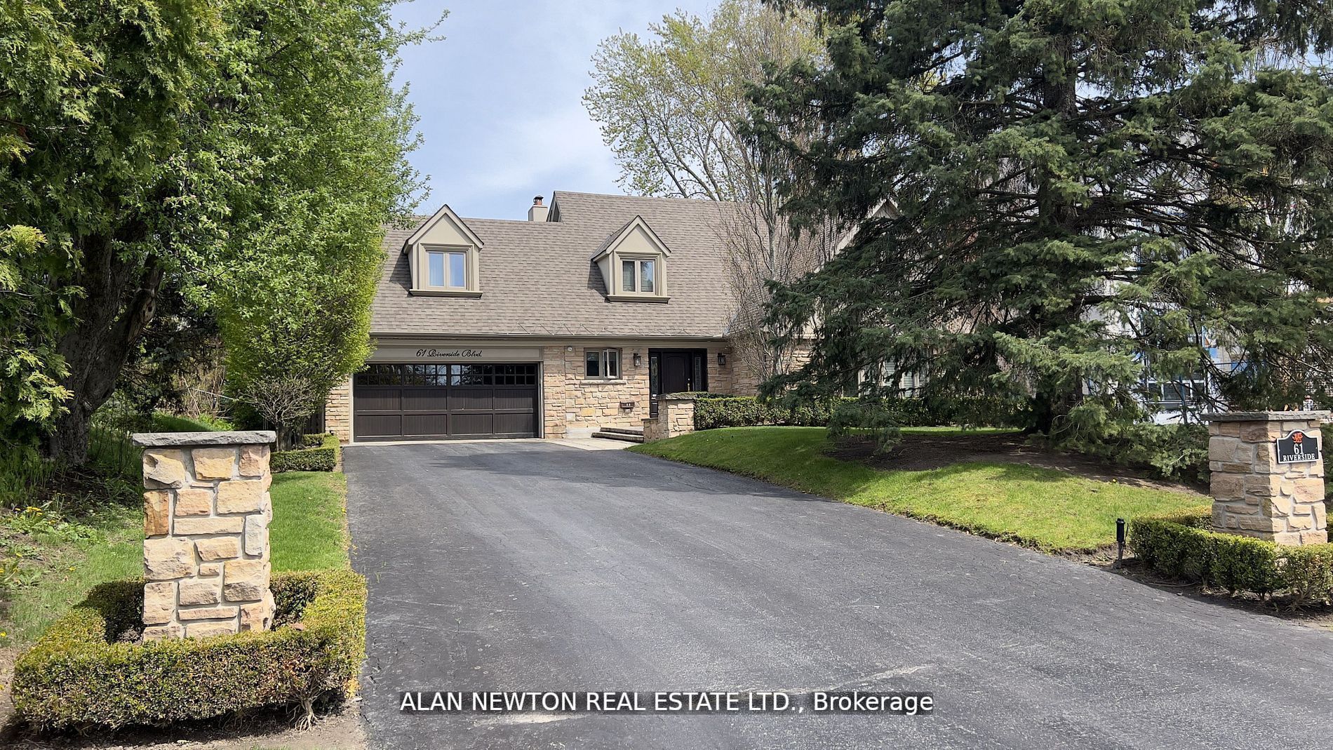 61 Riverside Blvd