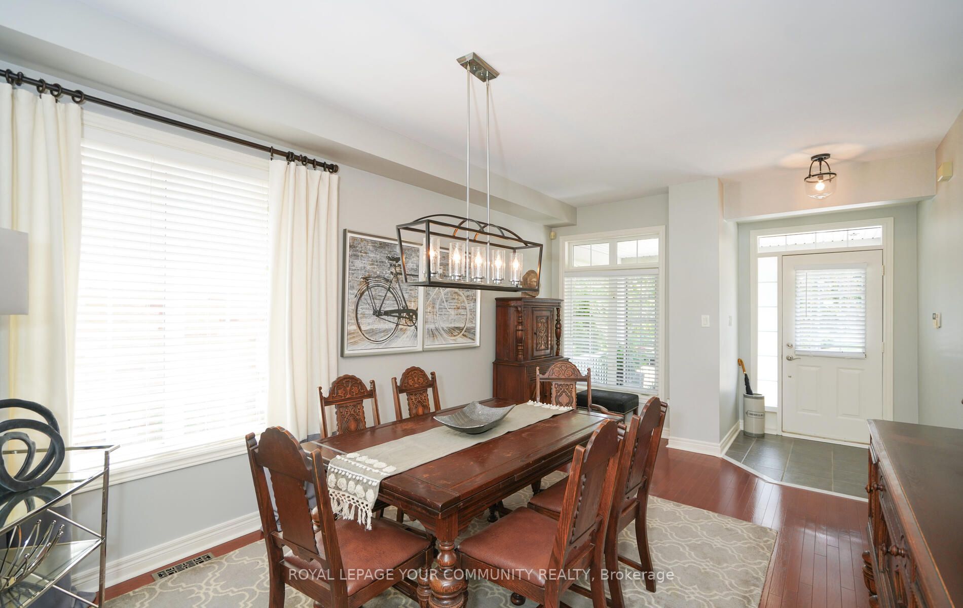 55 Watkins Glen Cres