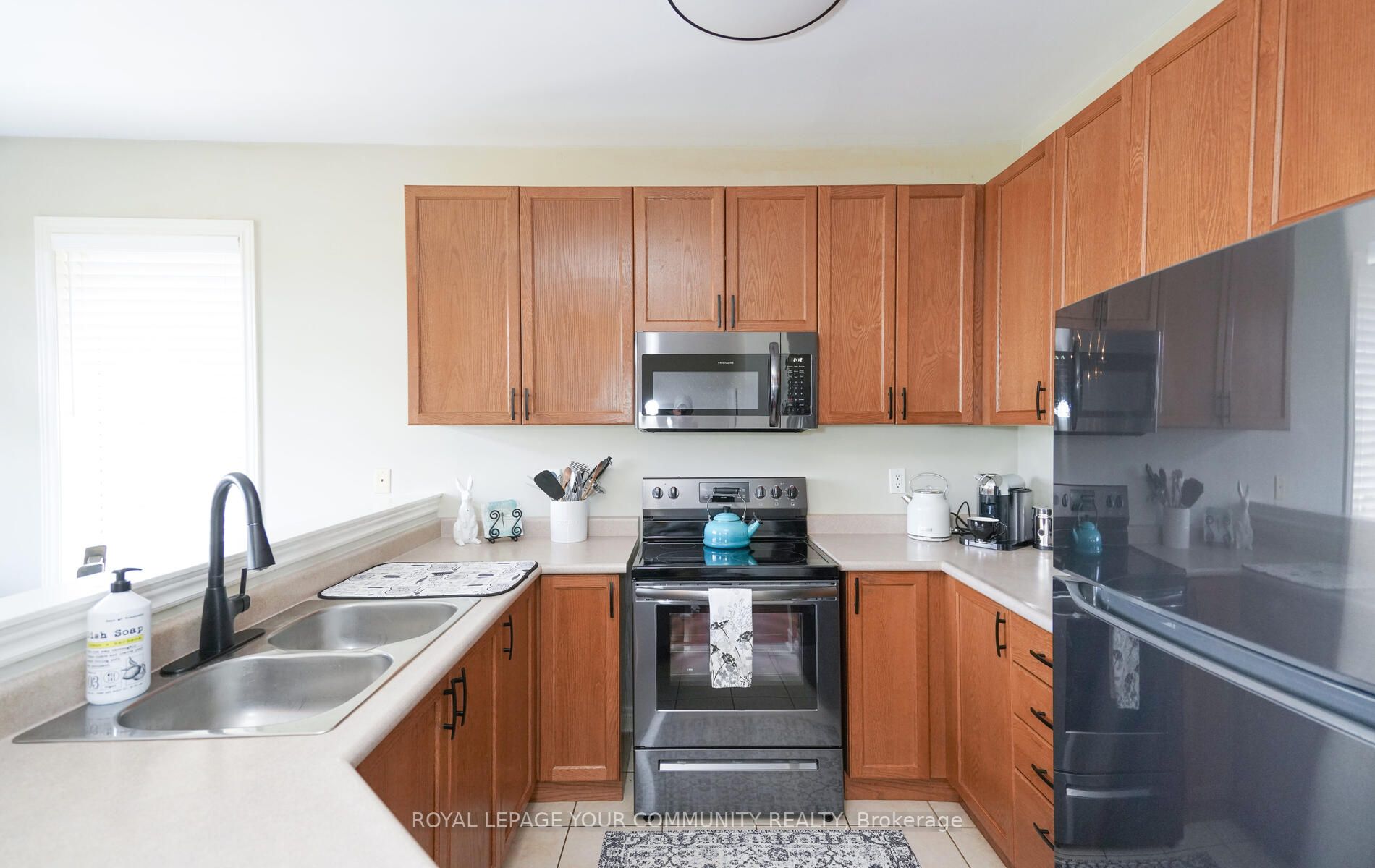 55 Watkins Glen Cres