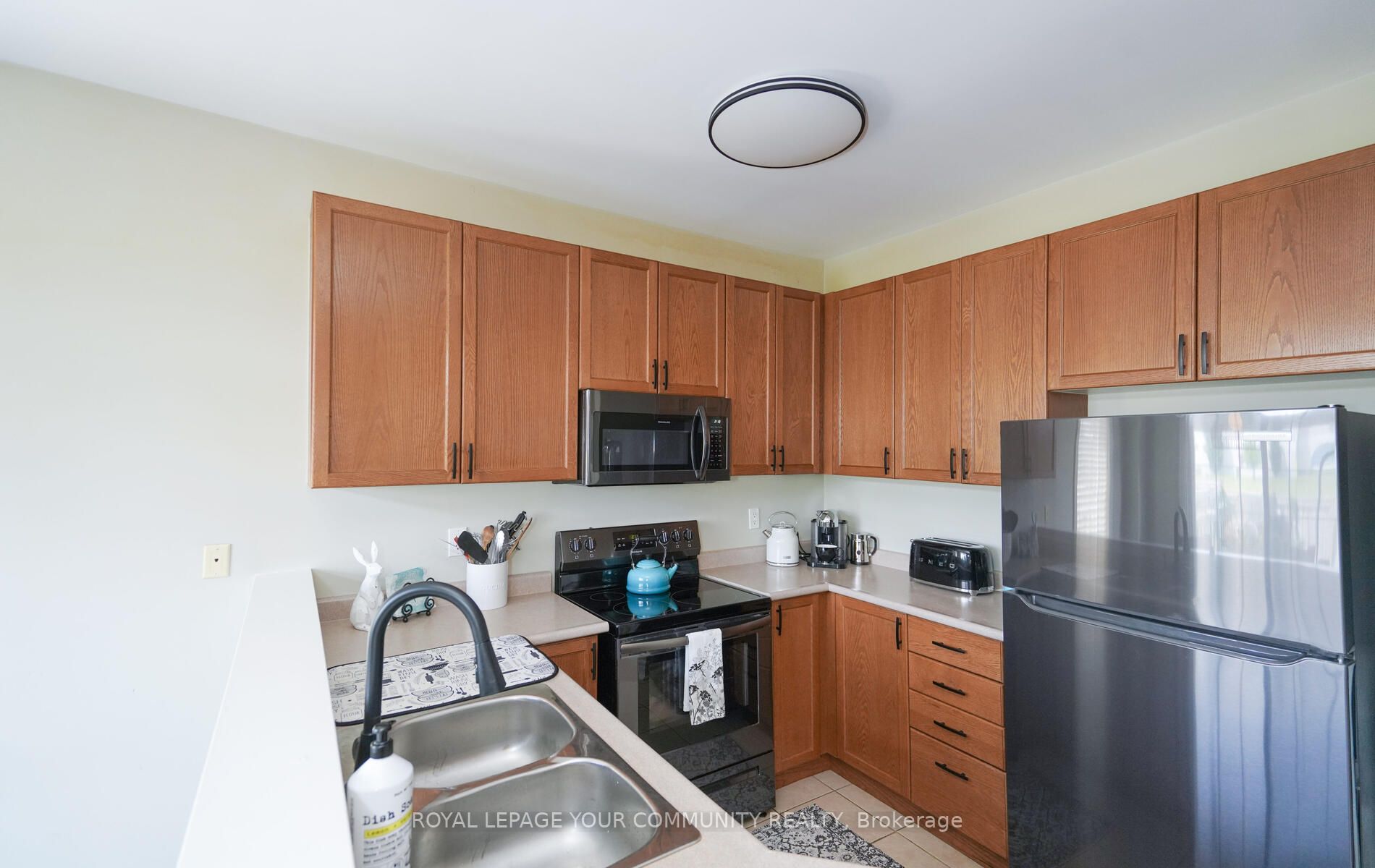 55 Watkins Glen Cres