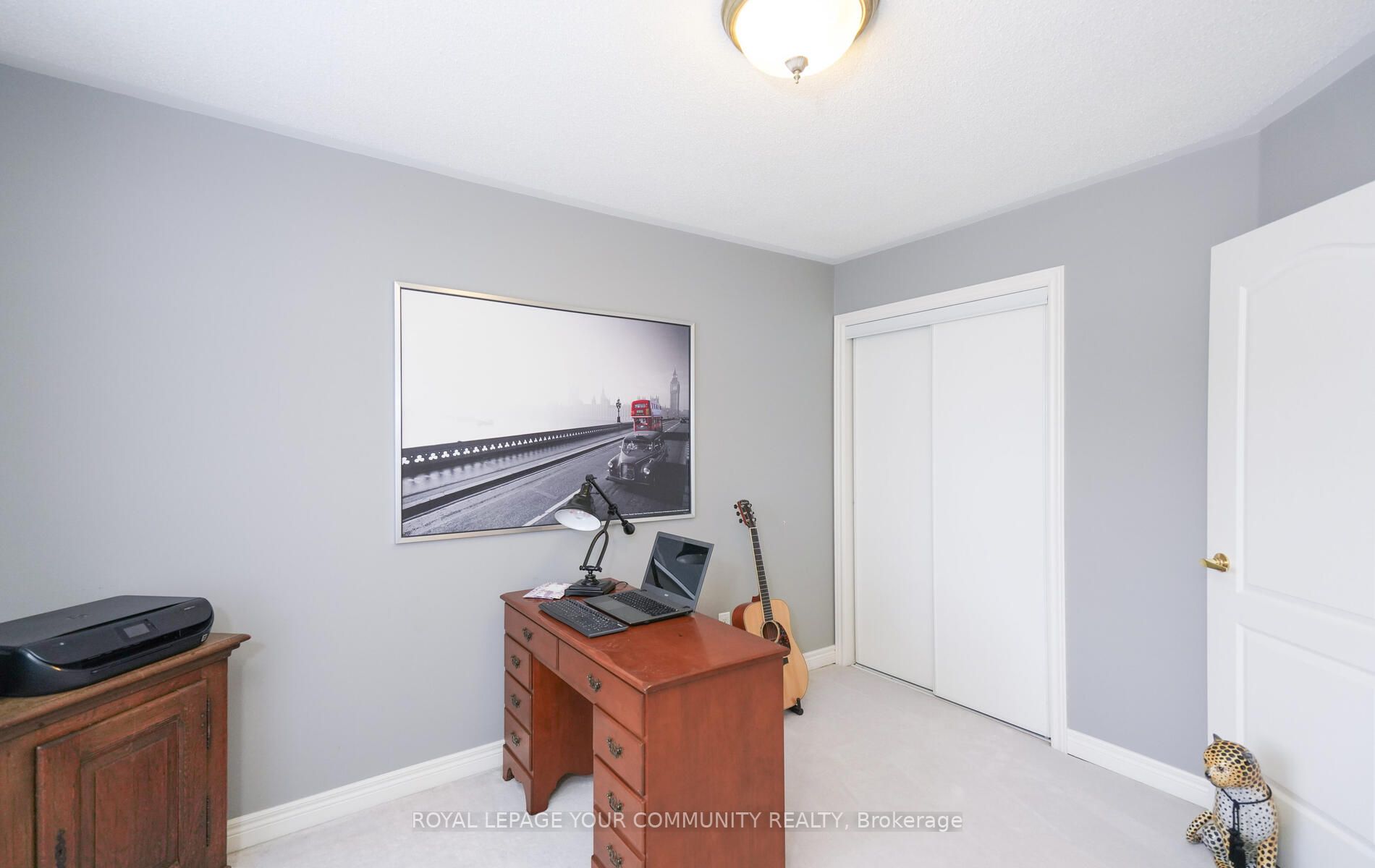55 Watkins Glen Cres