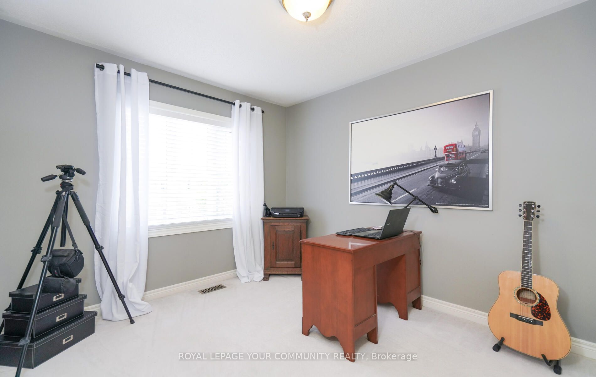 55 Watkins Glen Cres