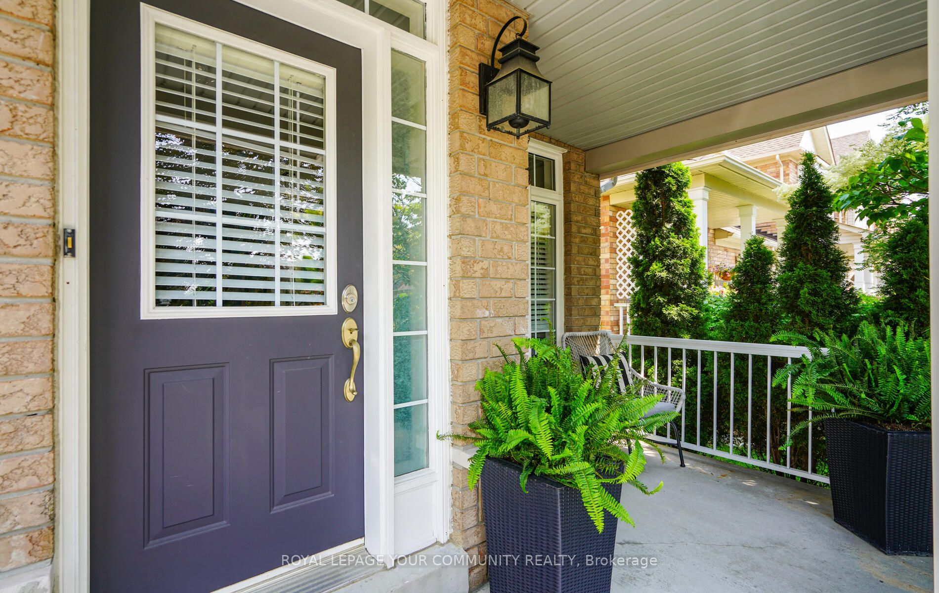 55 Watkins Glen Cres