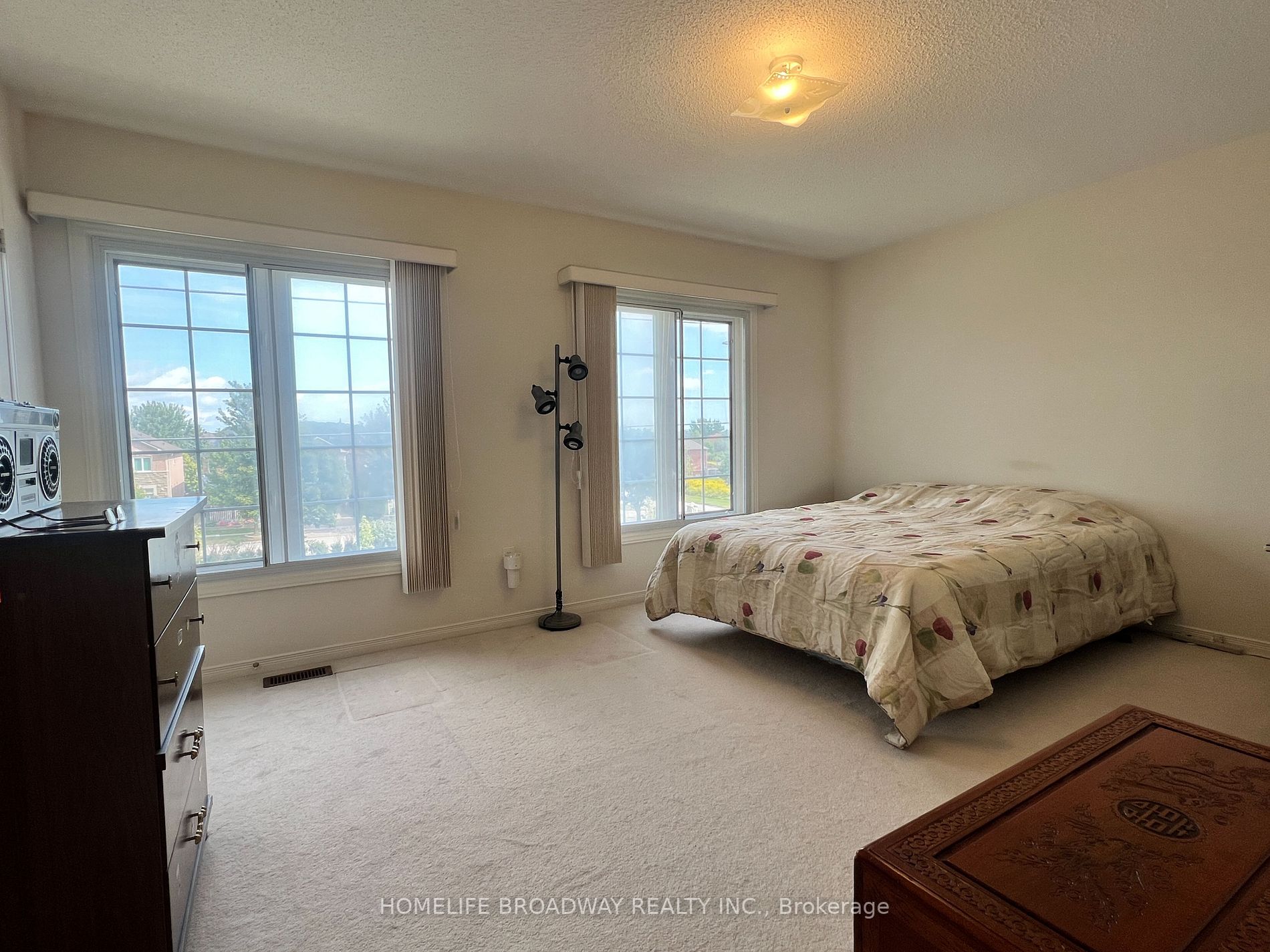 78 Thoroughbred Way