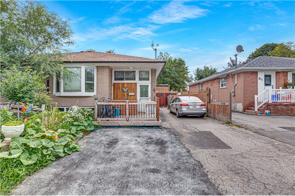 63 Longford Dr, Newmarket