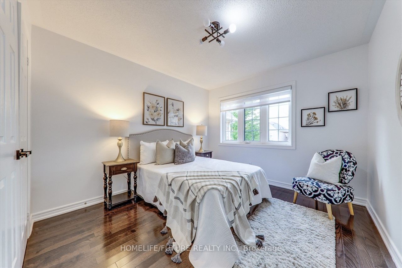 5 Autumnglen Rd