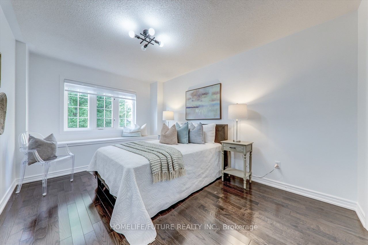 5 Autumnglen Rd