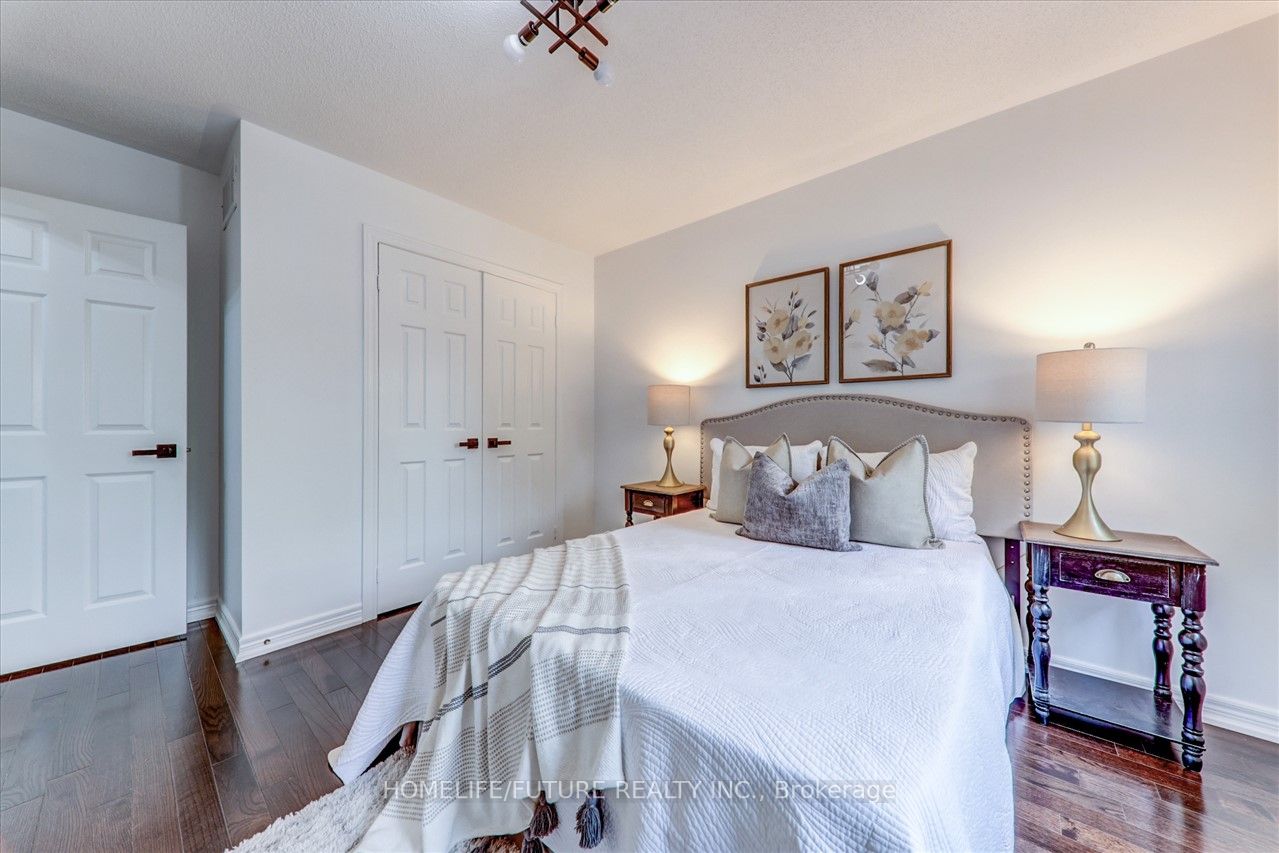 5 Autumnglen Rd