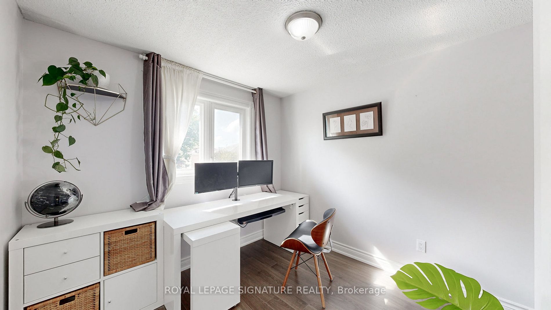 15 Debden Rd
