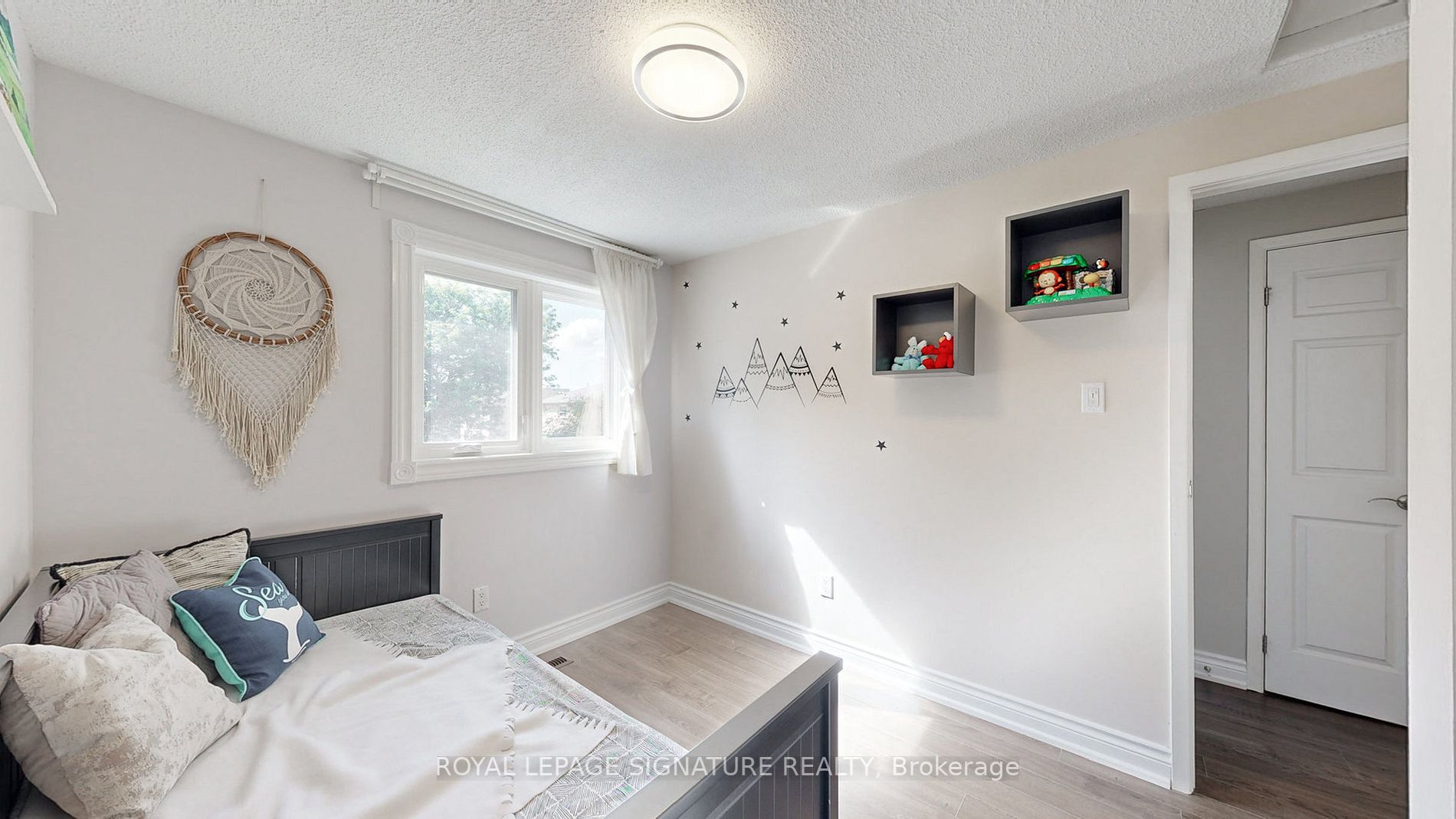 15 Debden Rd