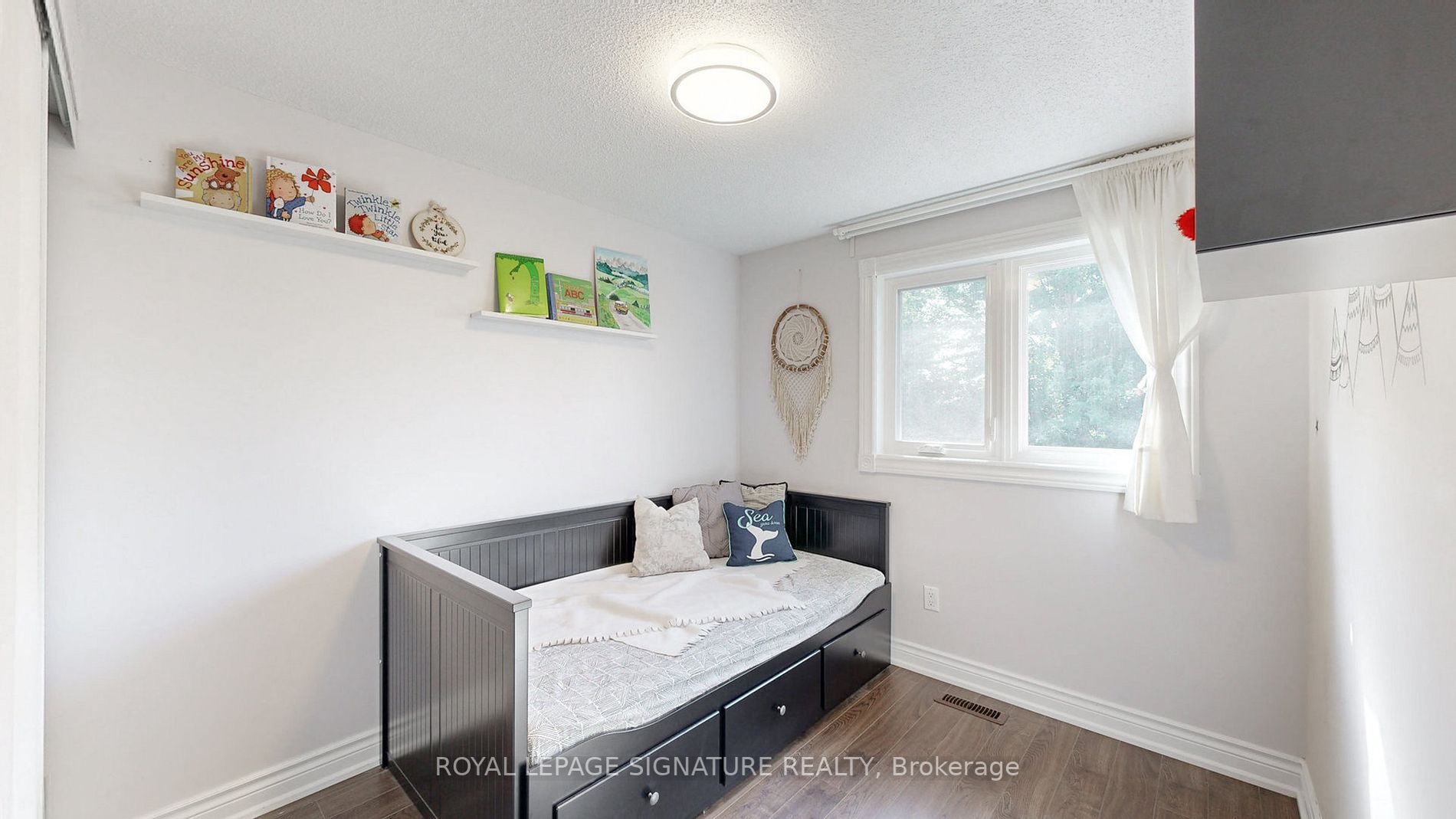 15 Debden Rd