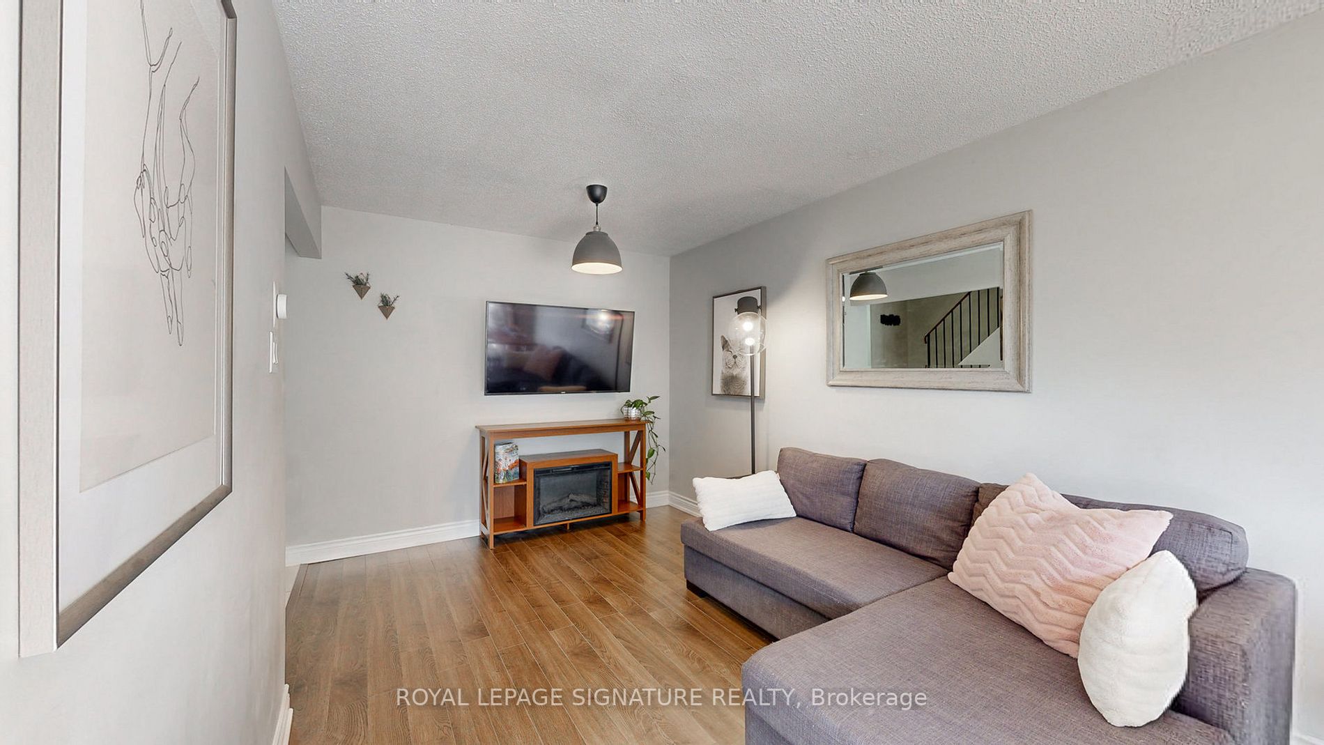 15 Debden Rd