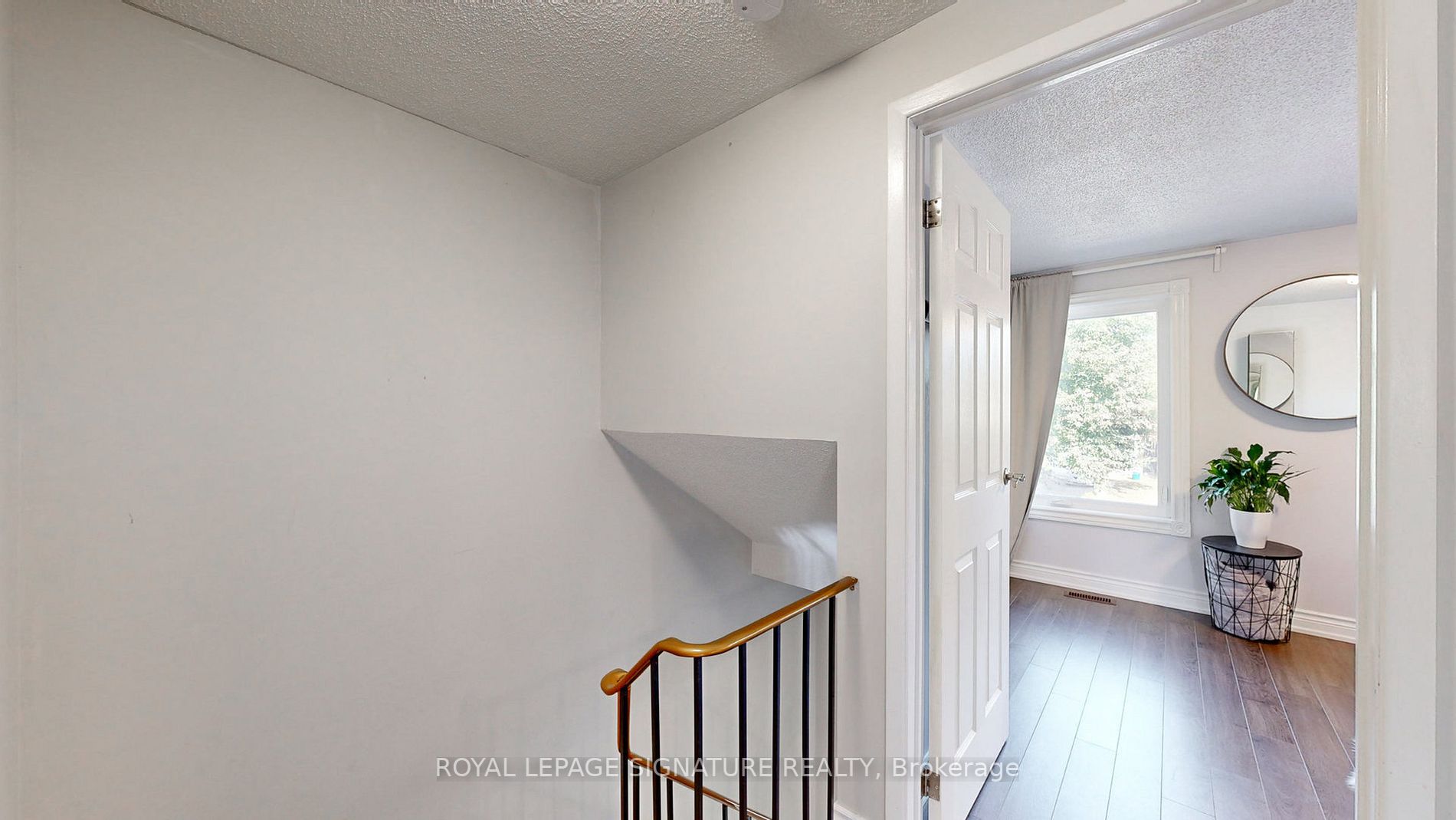 15 Debden Rd