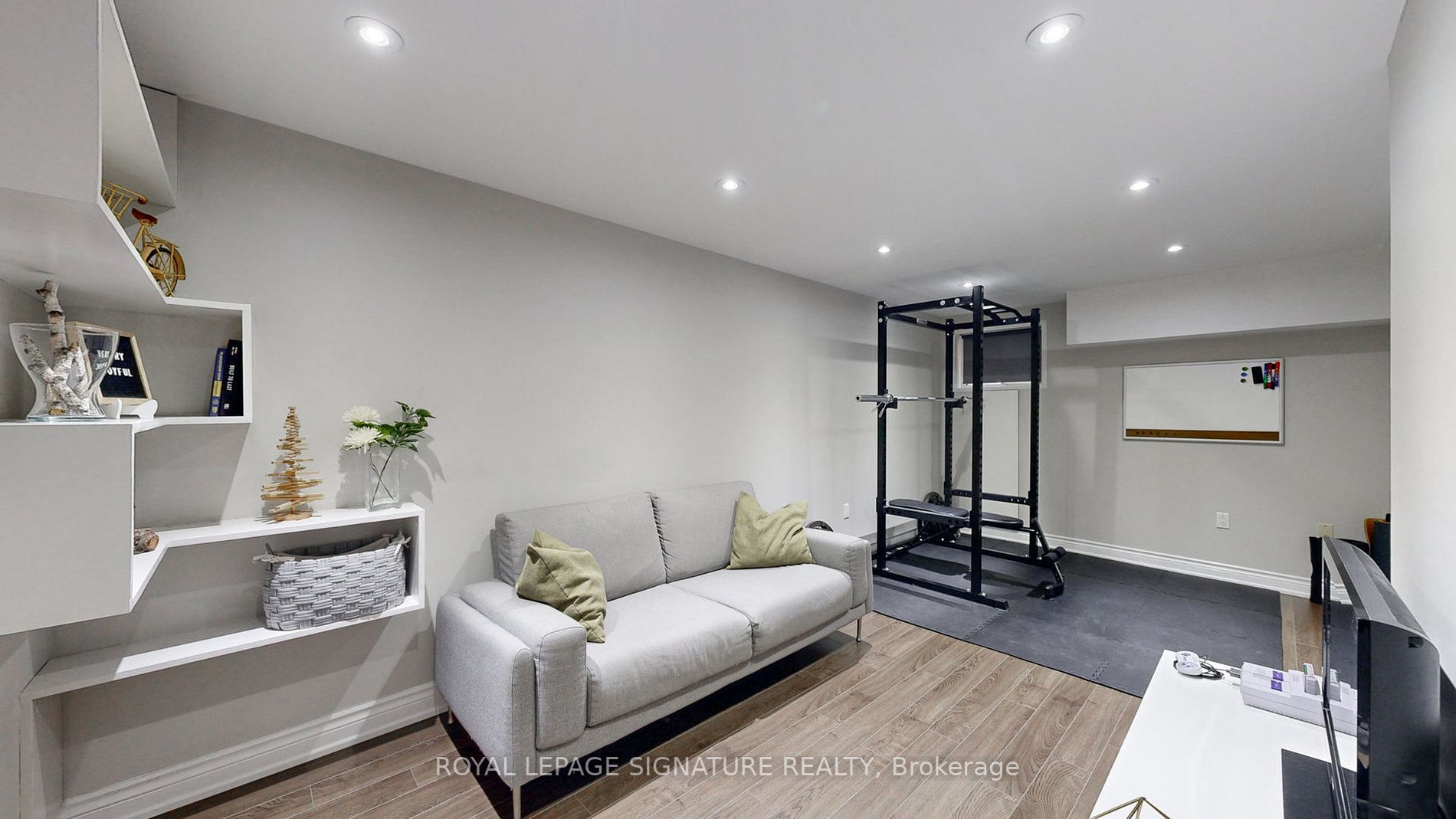 15 Debden Rd