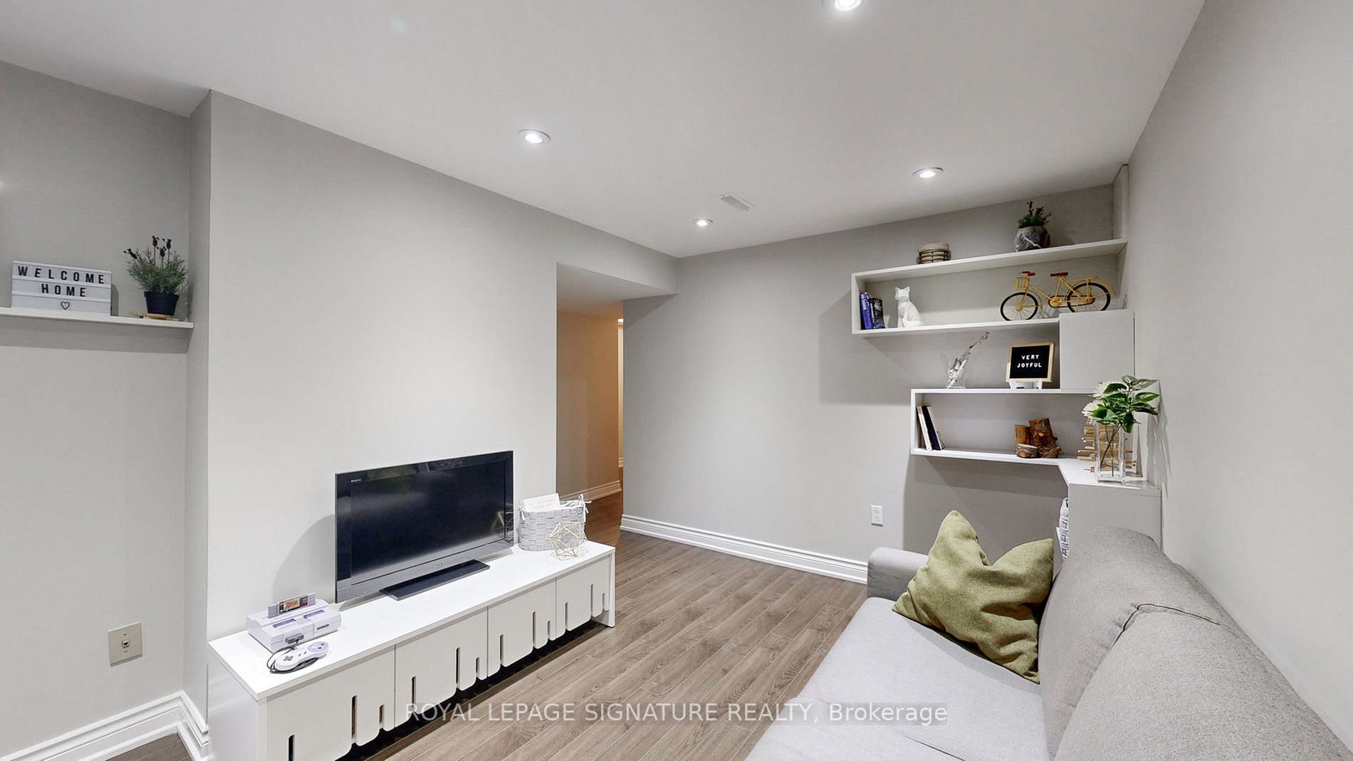 15 Debden Rd