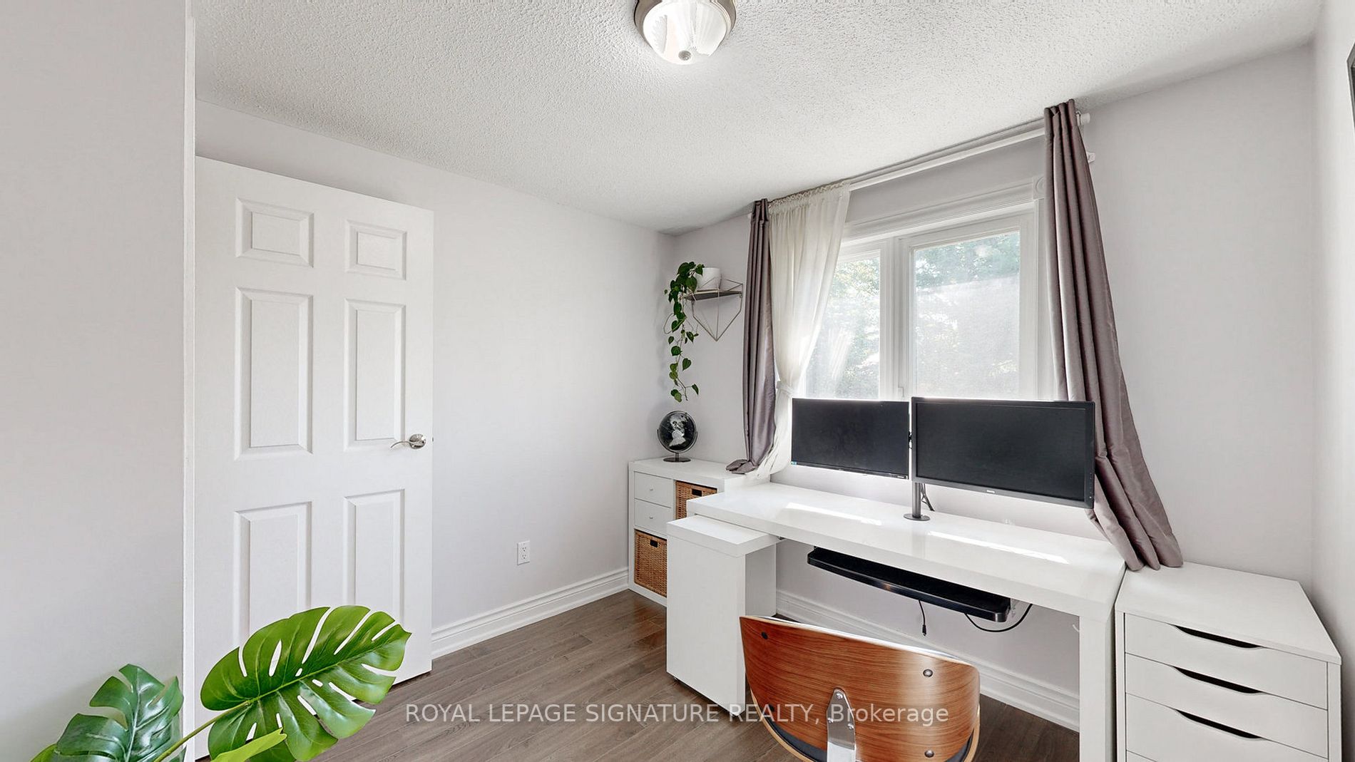 15 Debden Rd