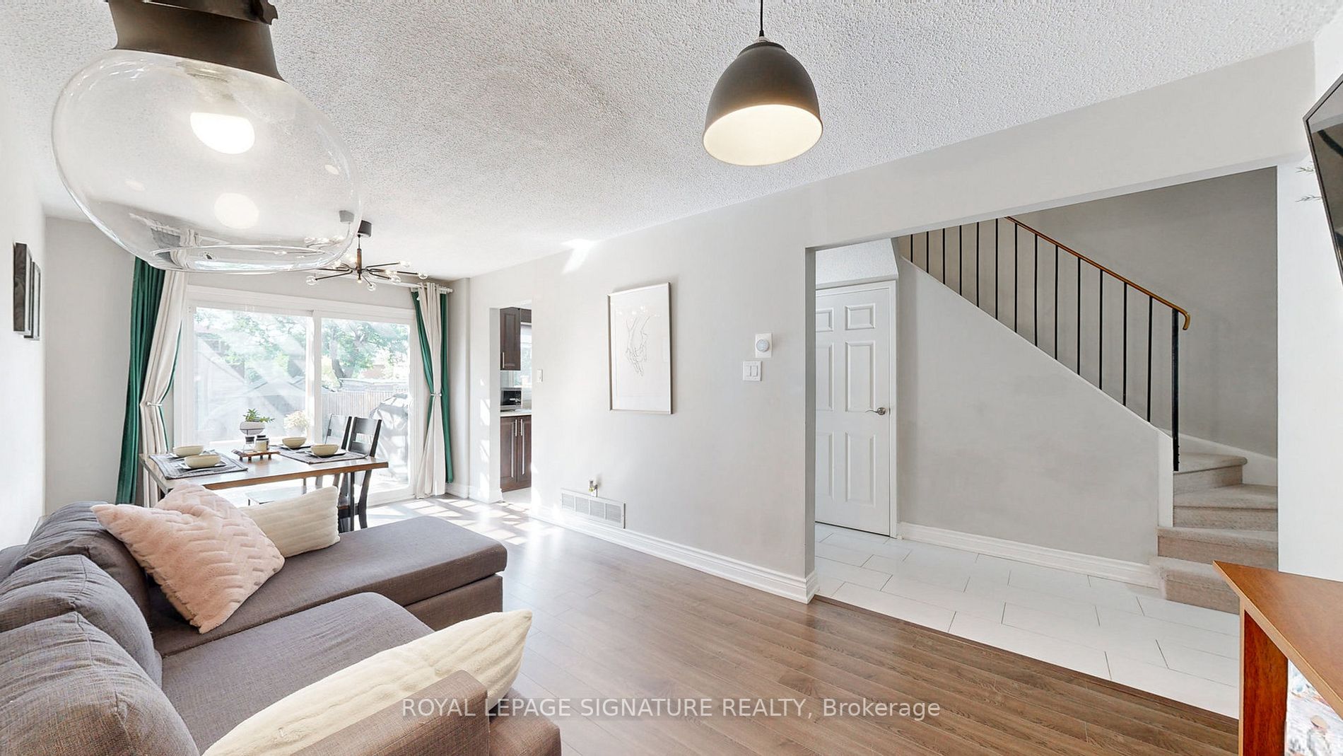 15 Debden Rd