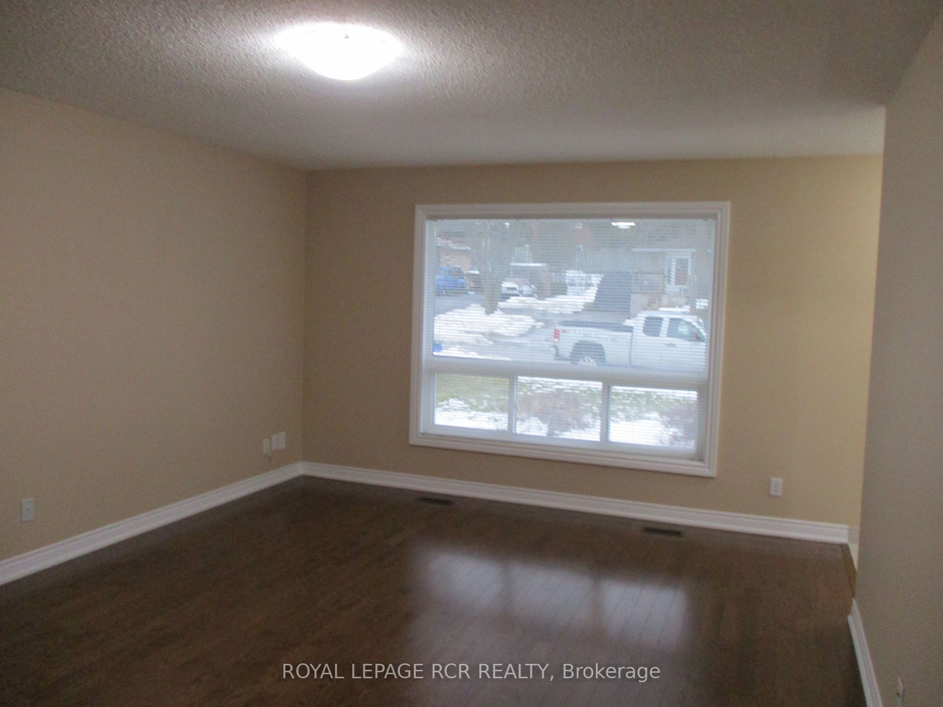 759 Greenfield Cres, #Upper