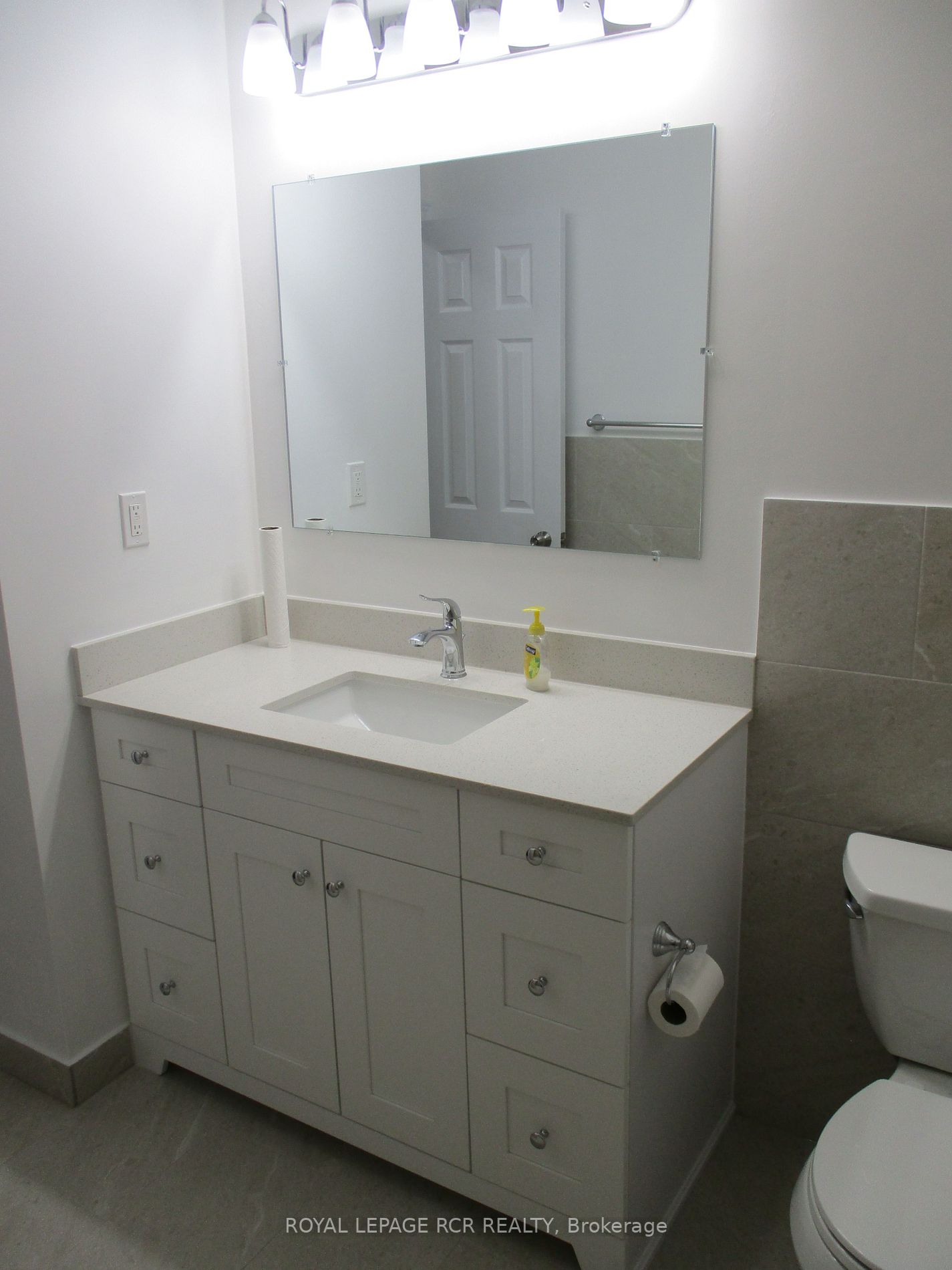 759 Greenfield Cres, #Upper