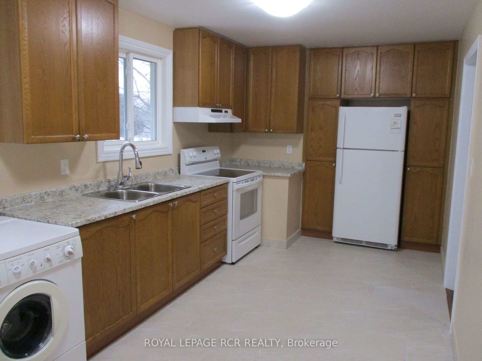 759 Greenfield Cres, #Upper