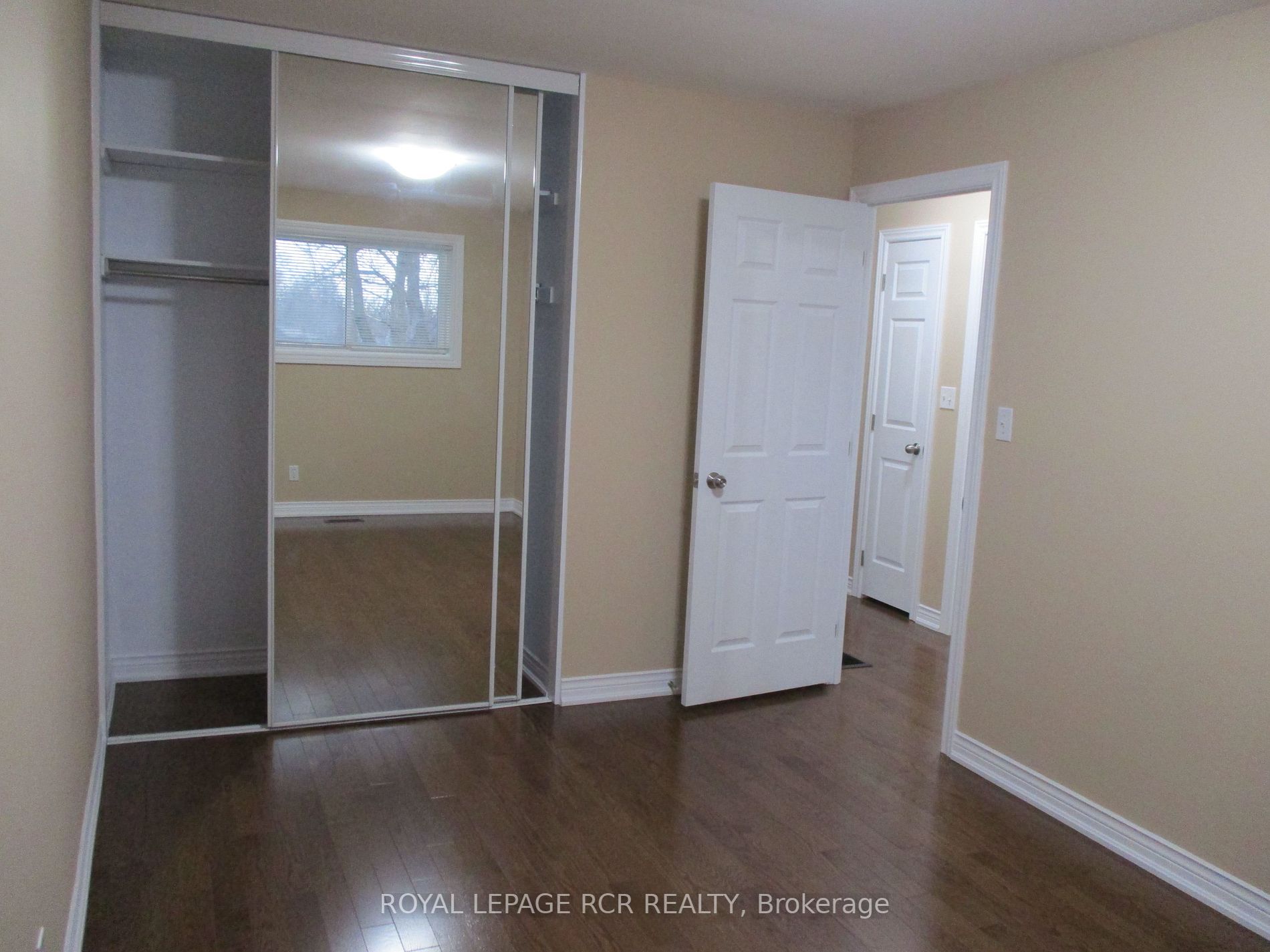 759 Greenfield Cres, #Upper