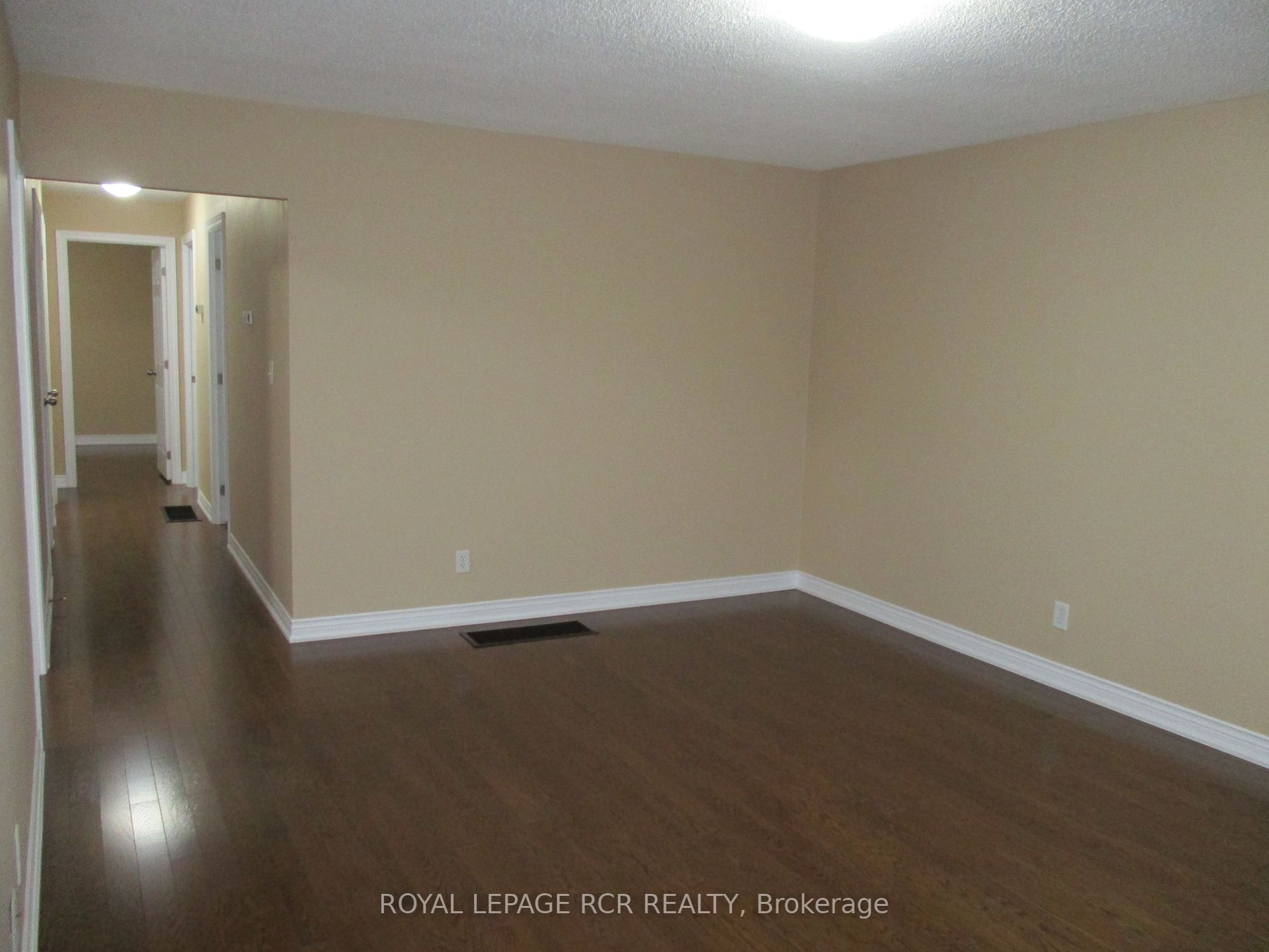 759 Greenfield Cres, #Upper
