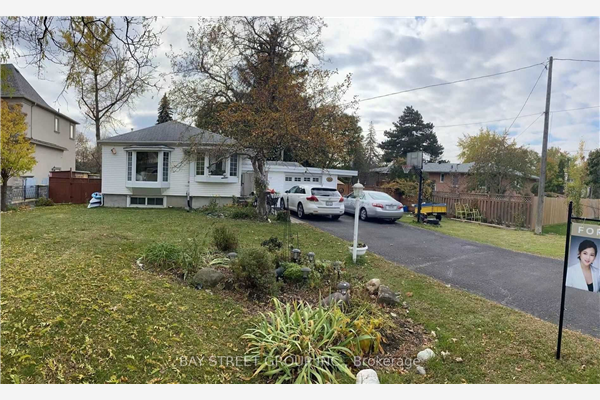 104 Harding Blvd, Richmond Hill