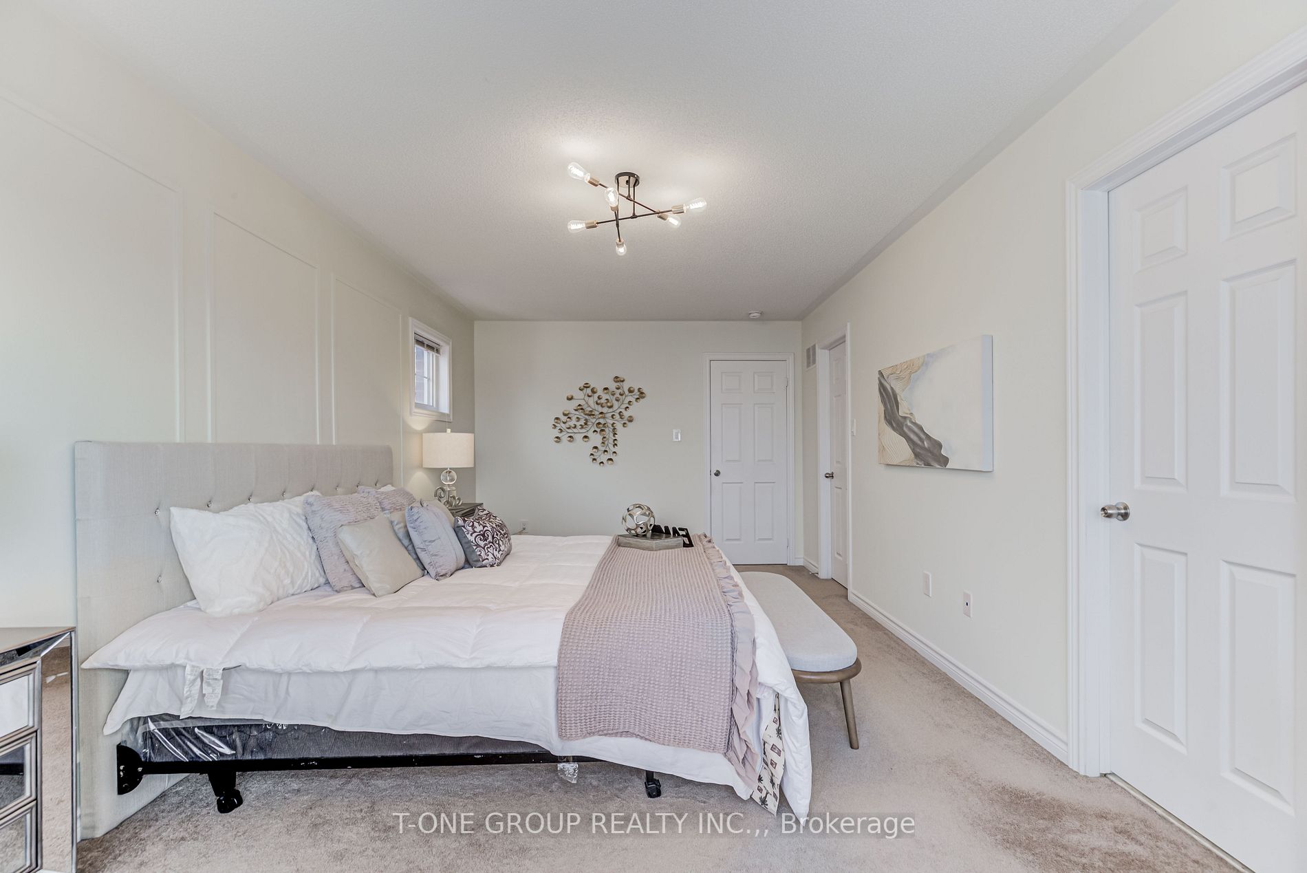 281 Dundas Way