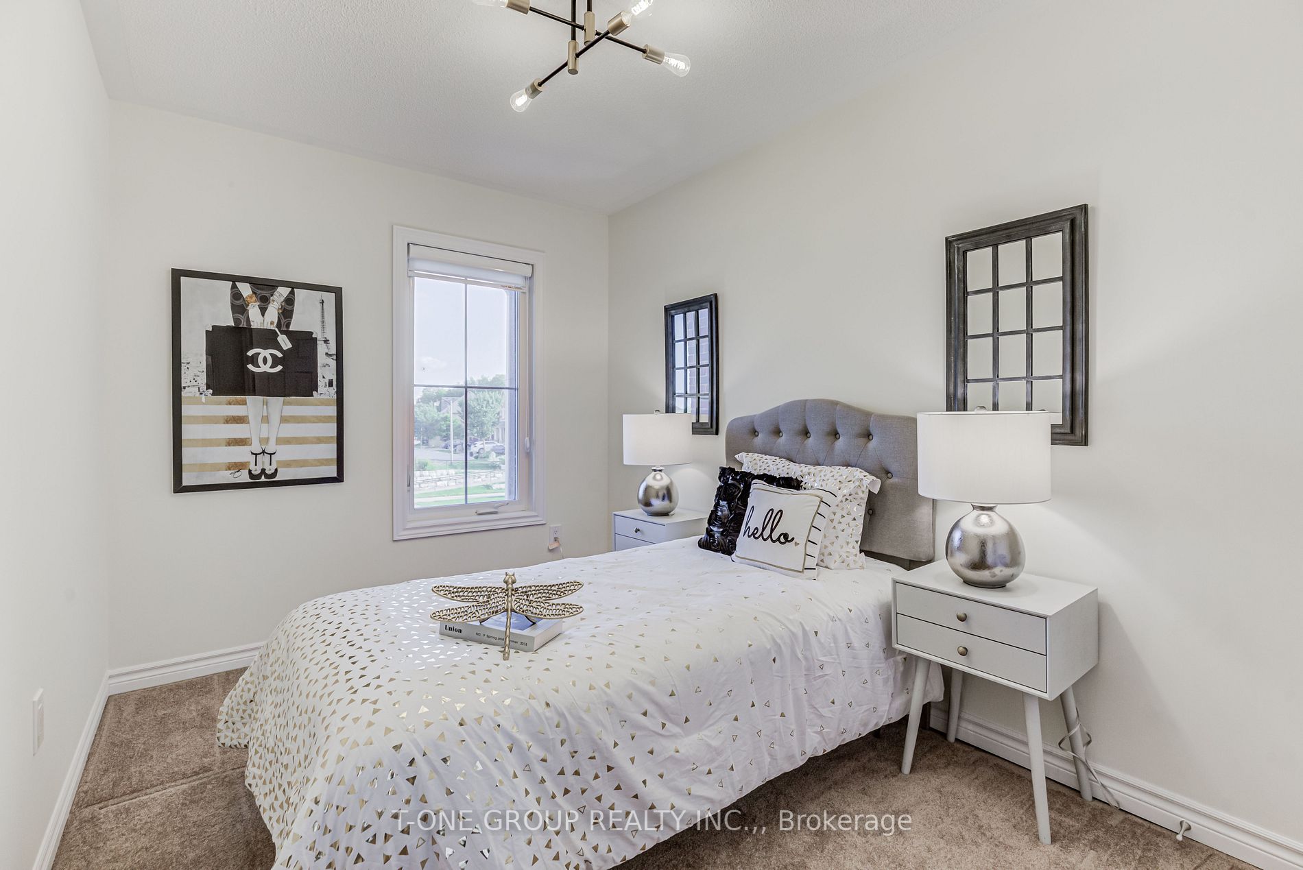 281 Dundas Way