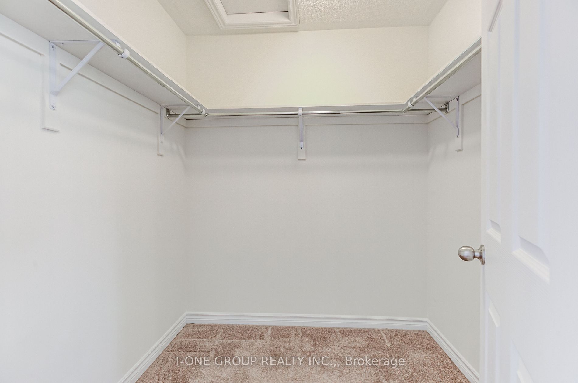 281 Dundas Way