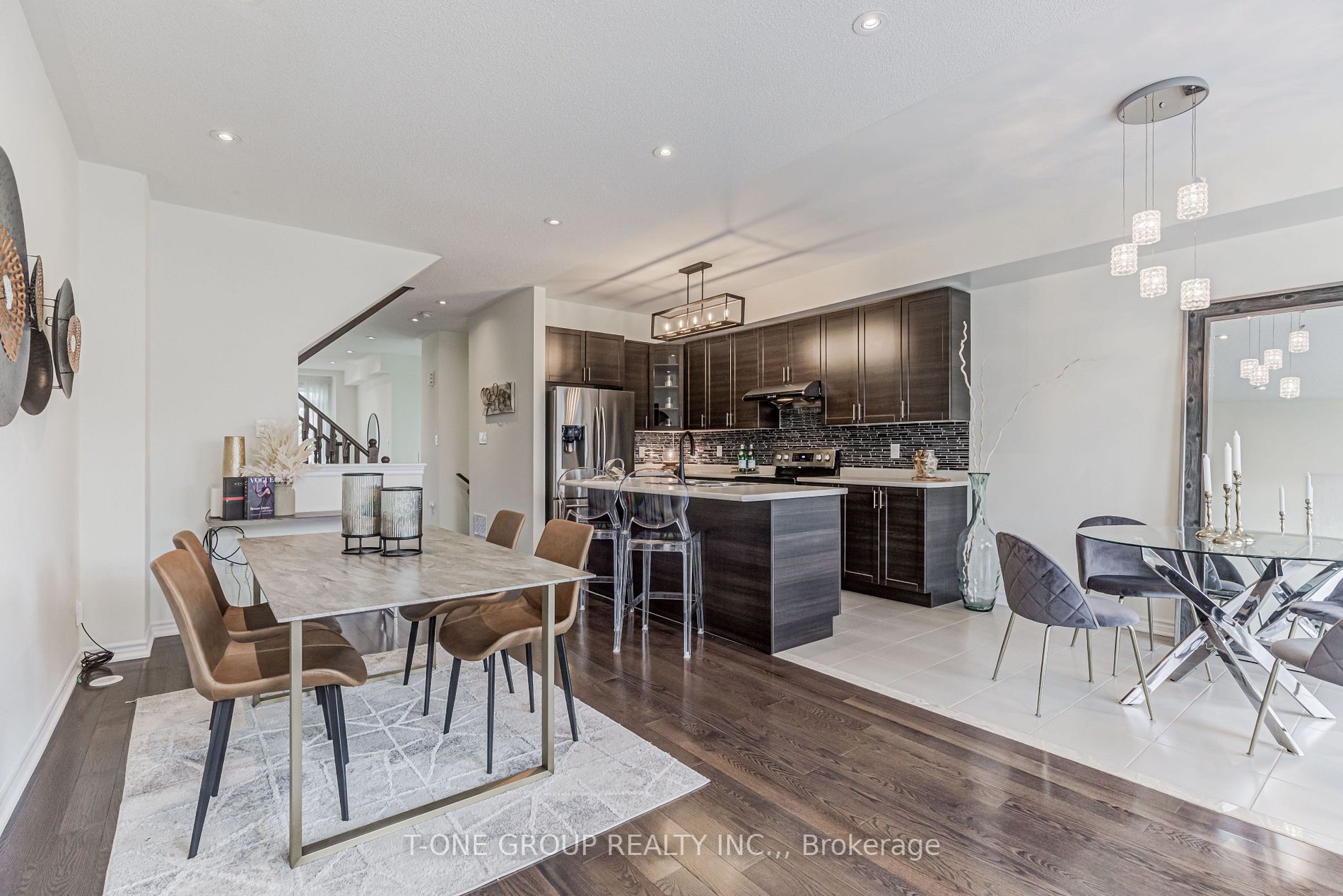 281 Dundas Way