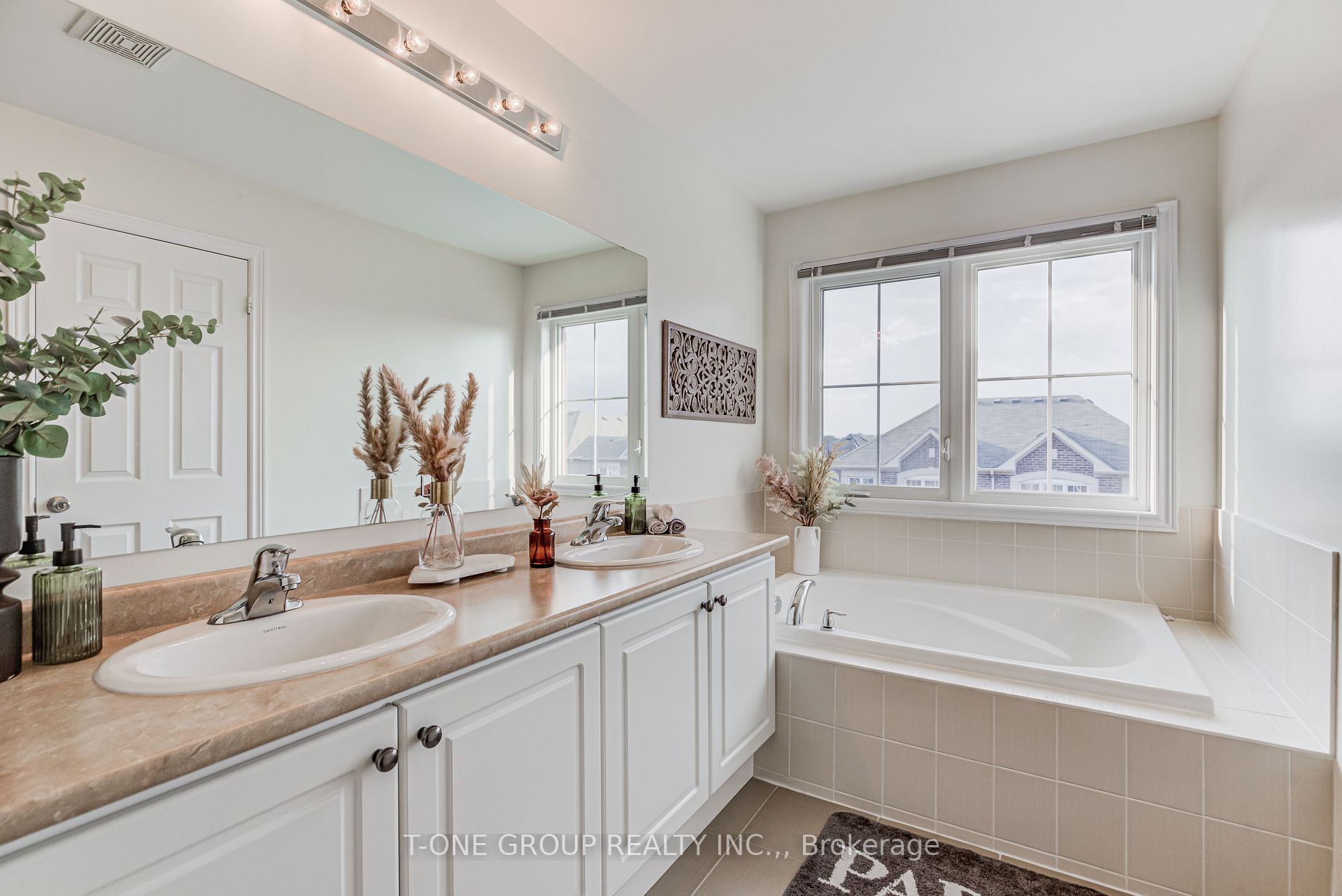 281 Dundas Way