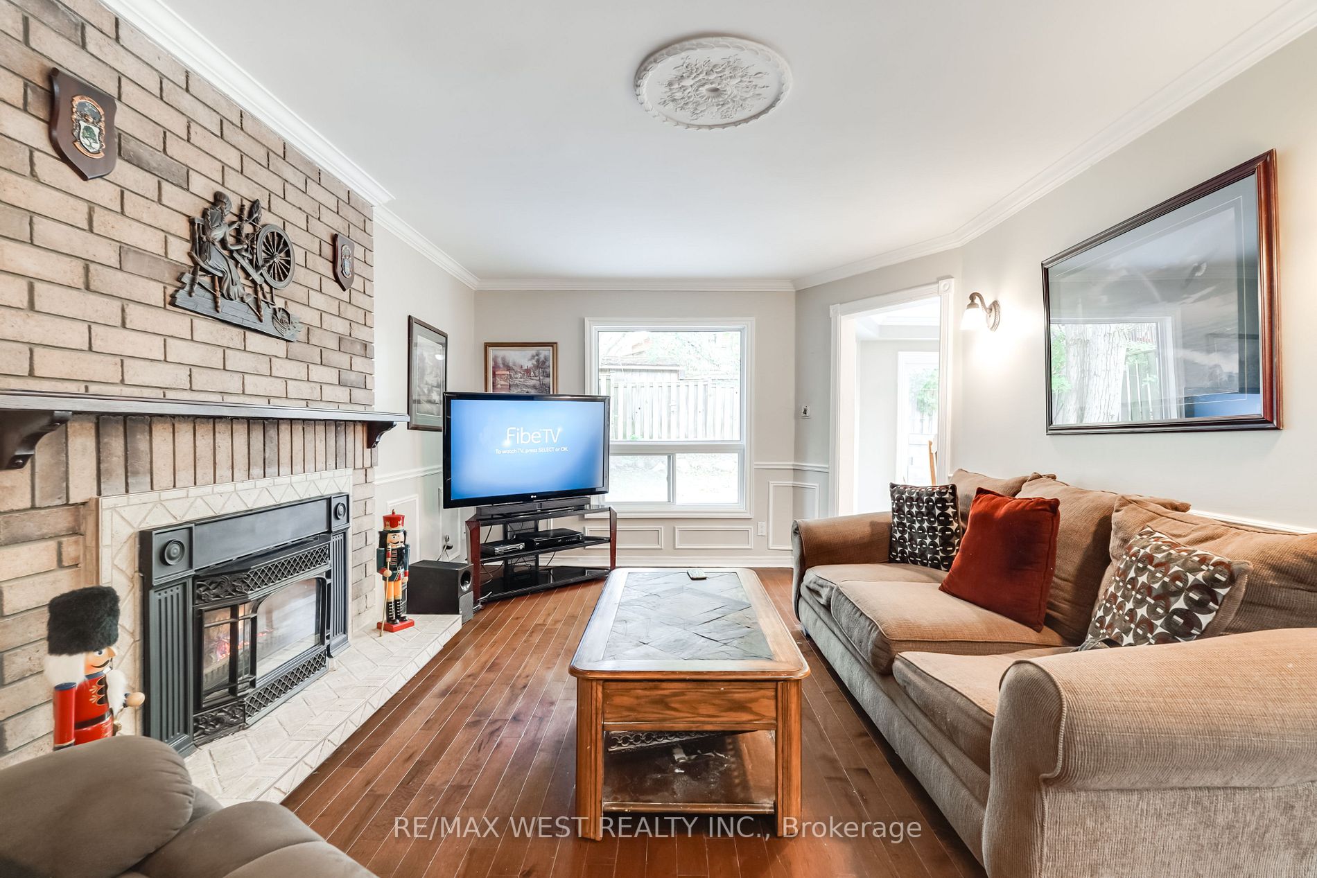 43 Valley Cres