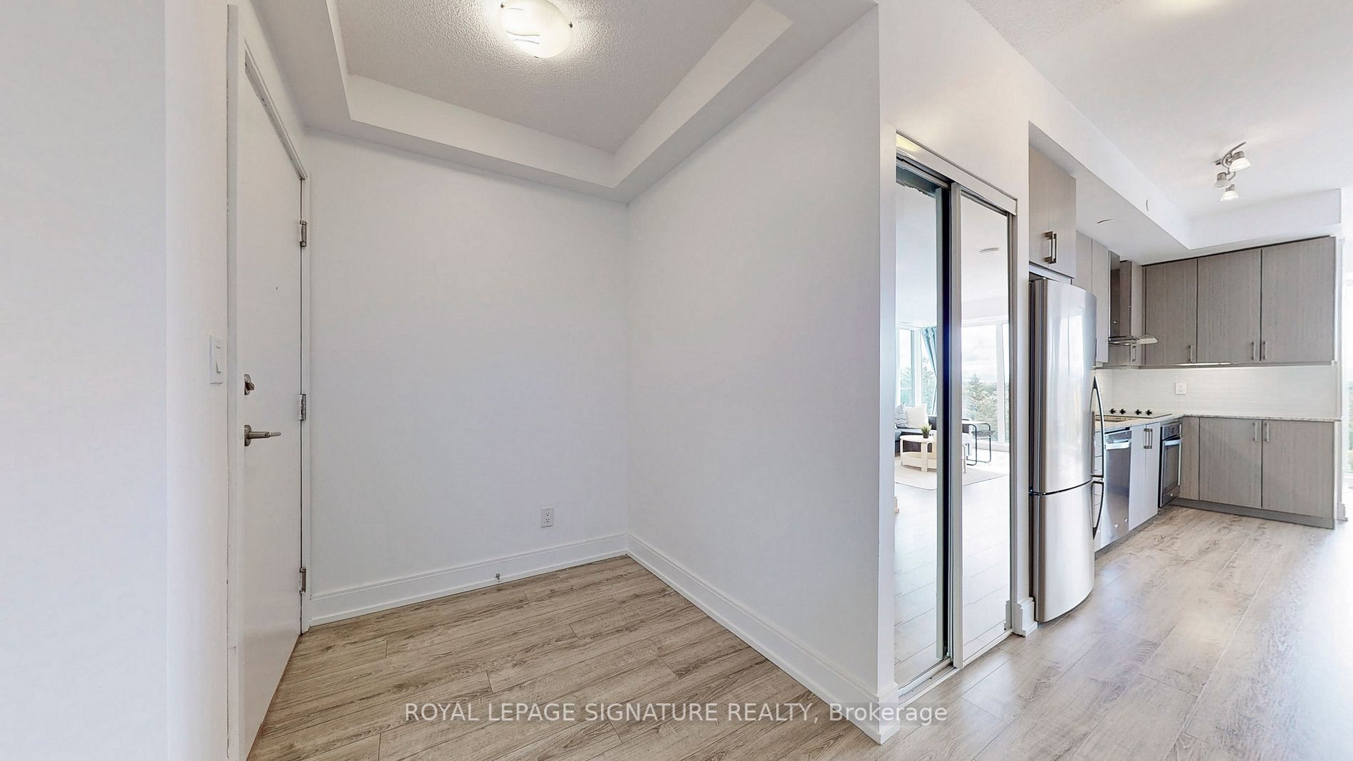 9600 Yonge St, #608