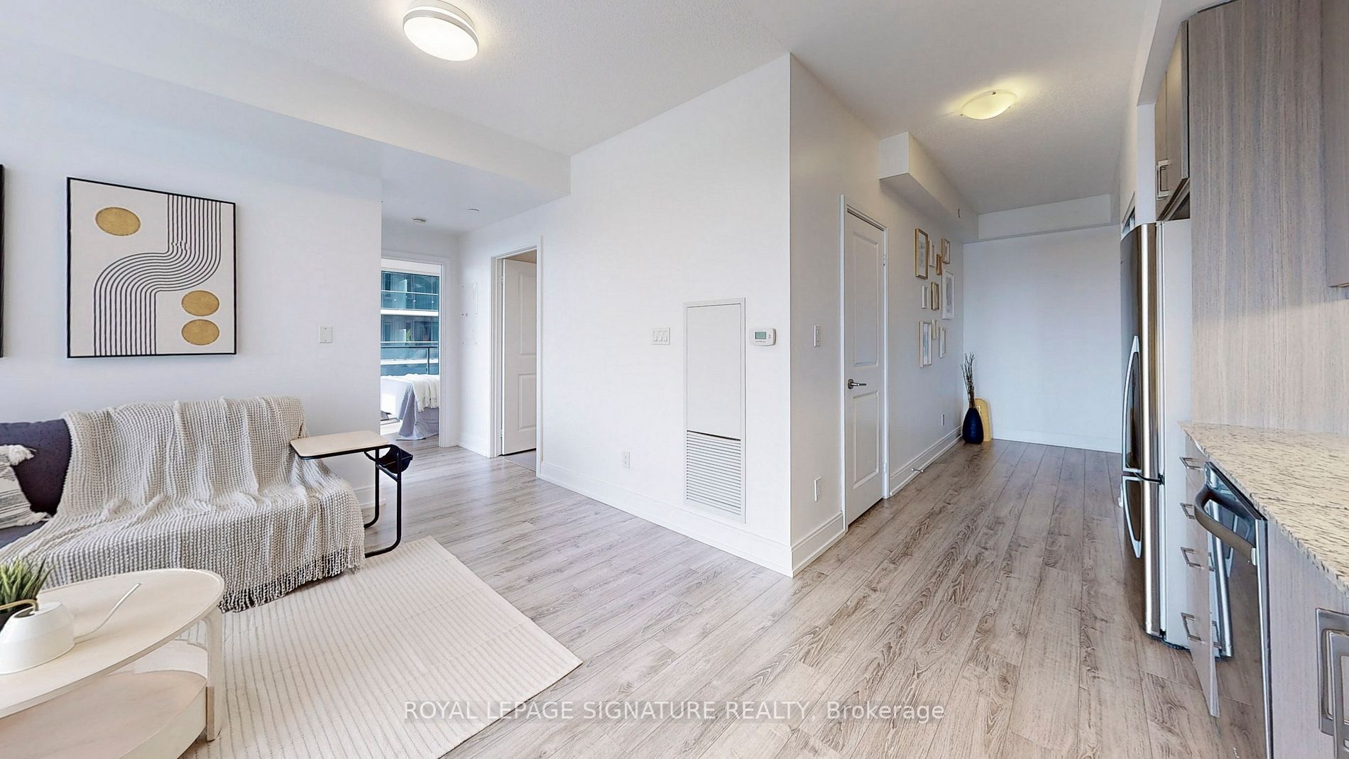 9600 Yonge St, #608