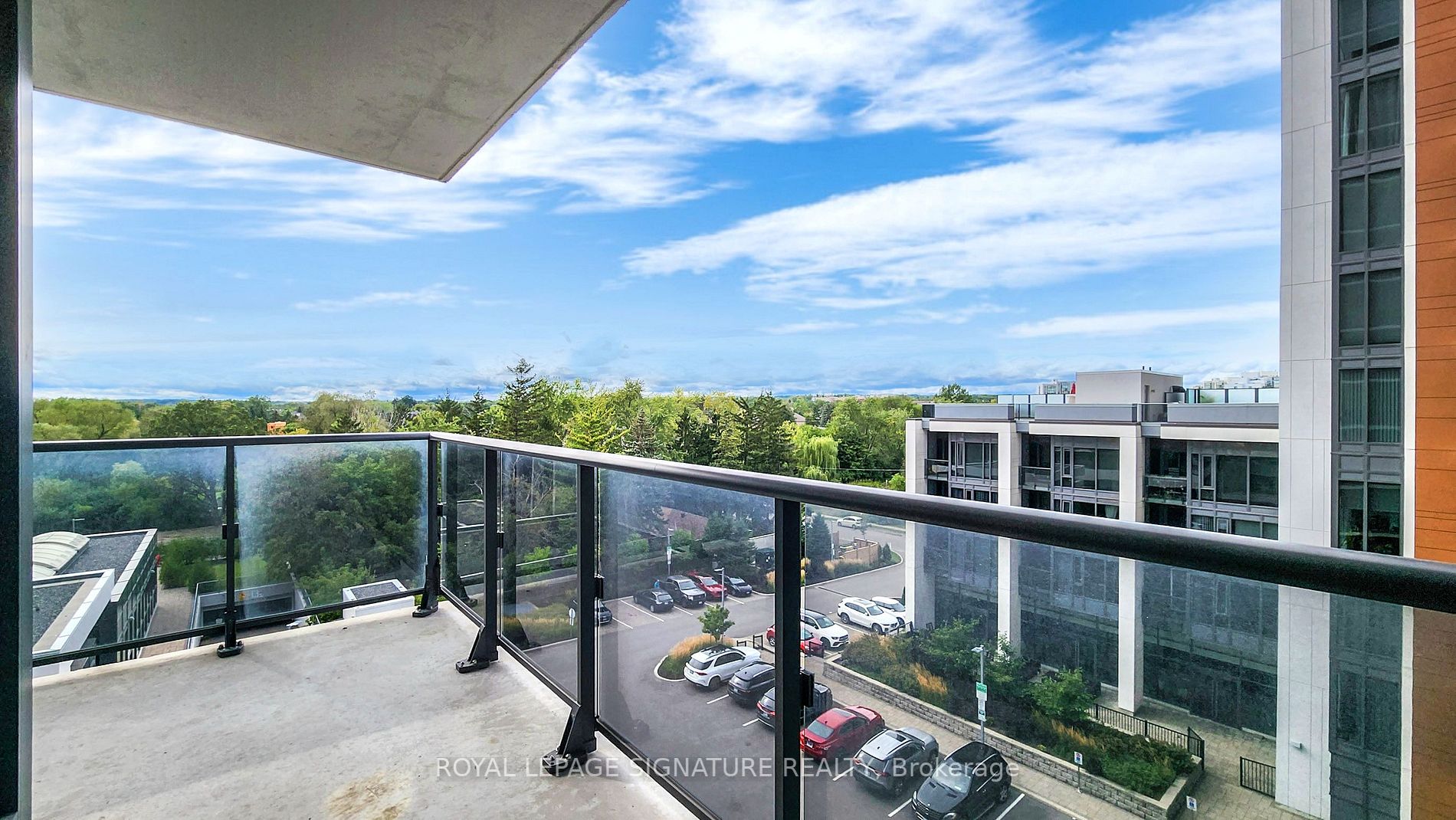 9600 Yonge St, #608