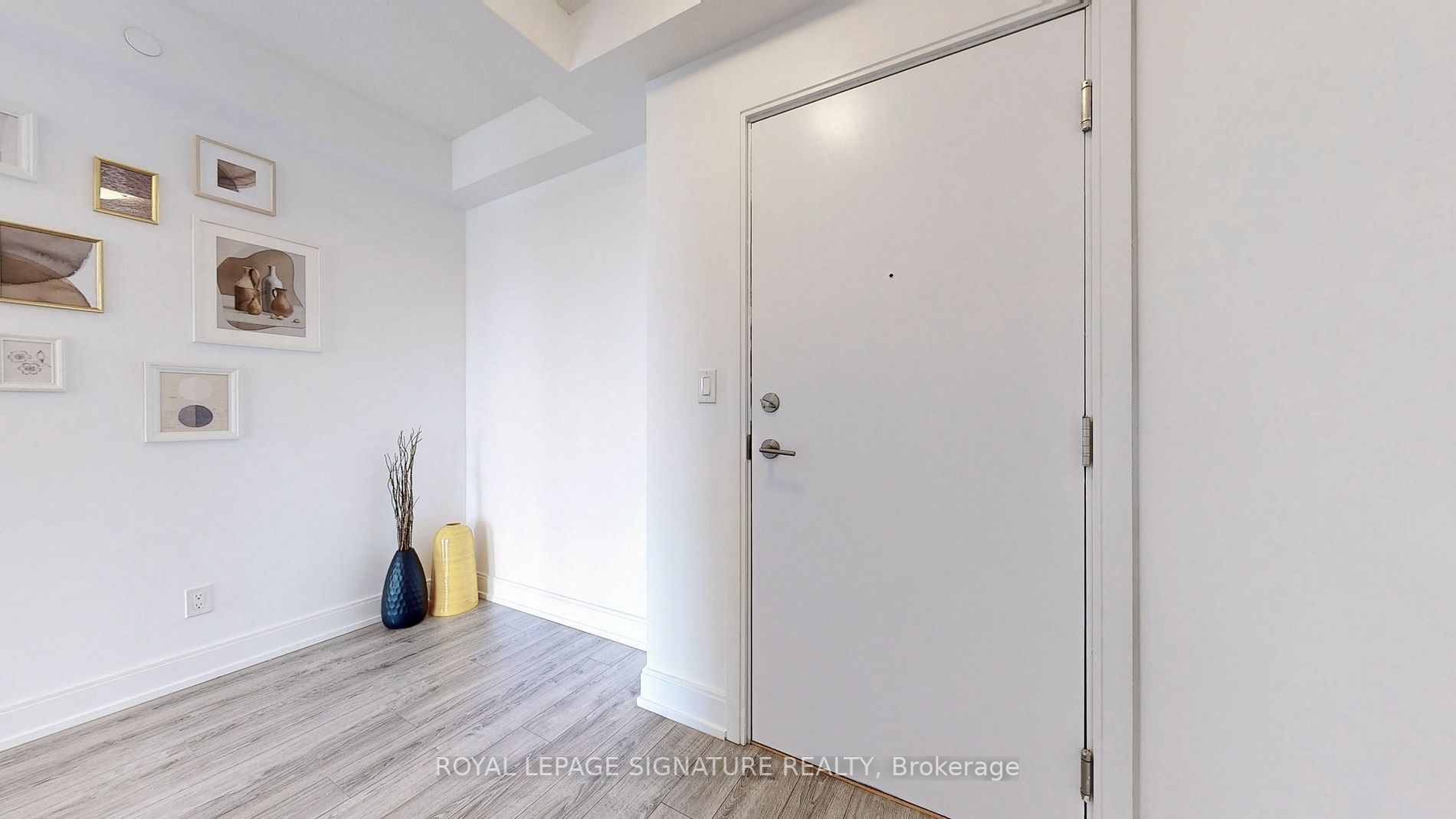 9600 Yonge St, #608