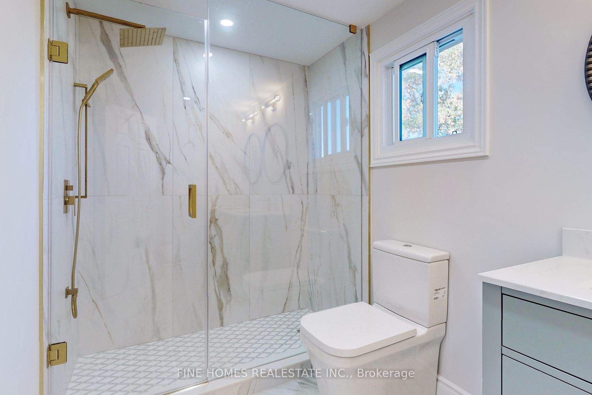20 Moffat Cres