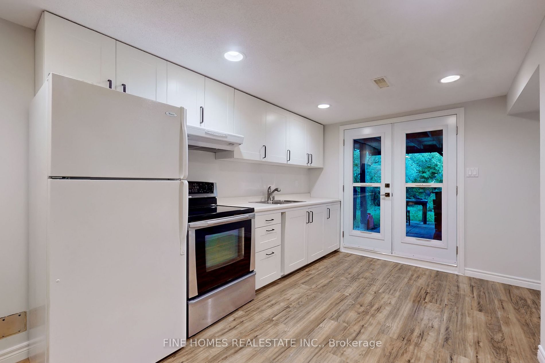 20 Moffat Cres