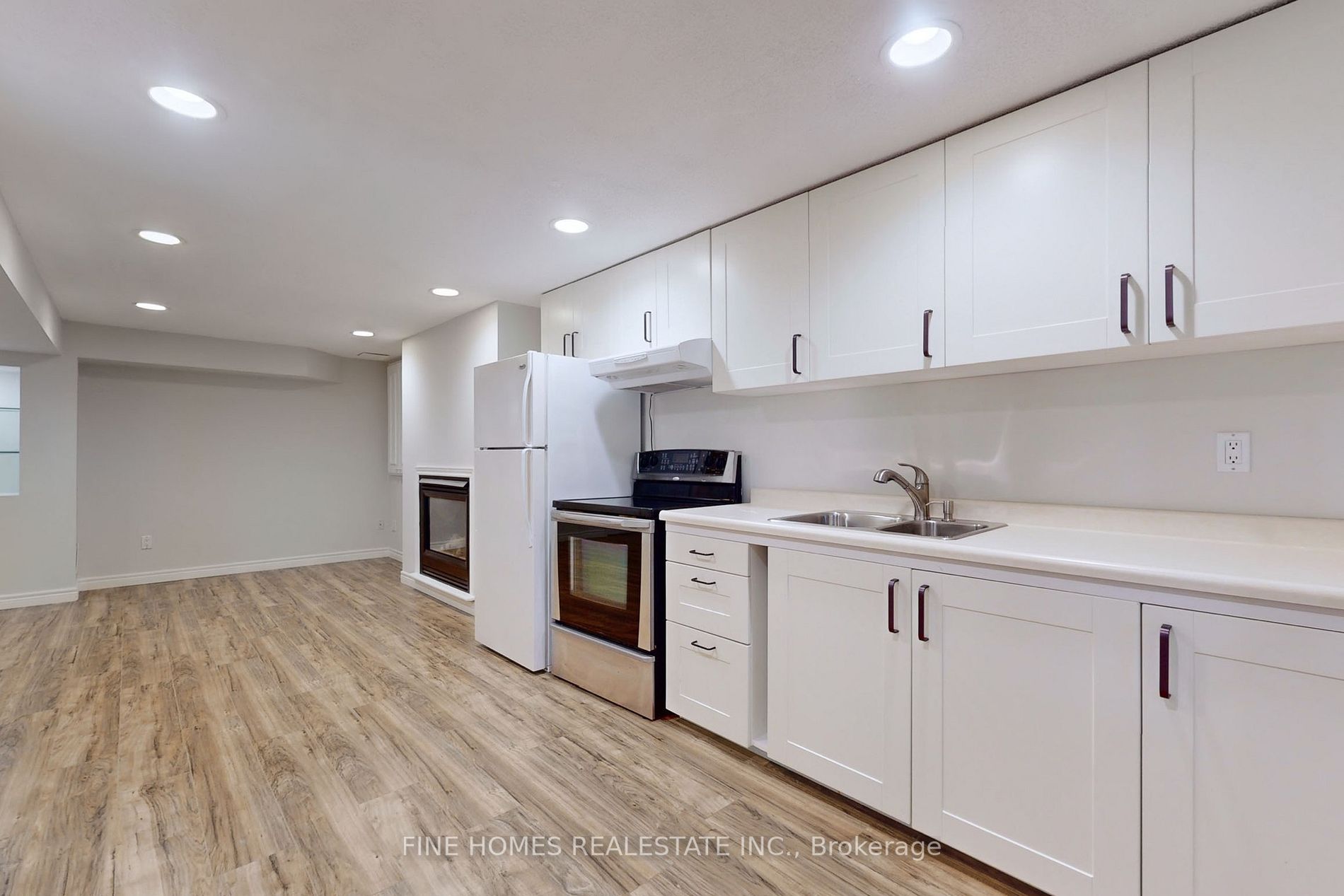 20 Moffat Cres