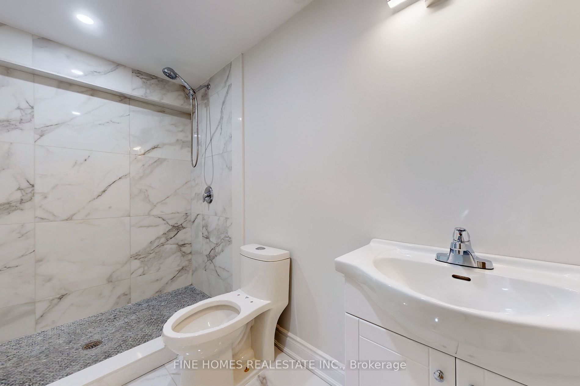 20 Moffat Cres